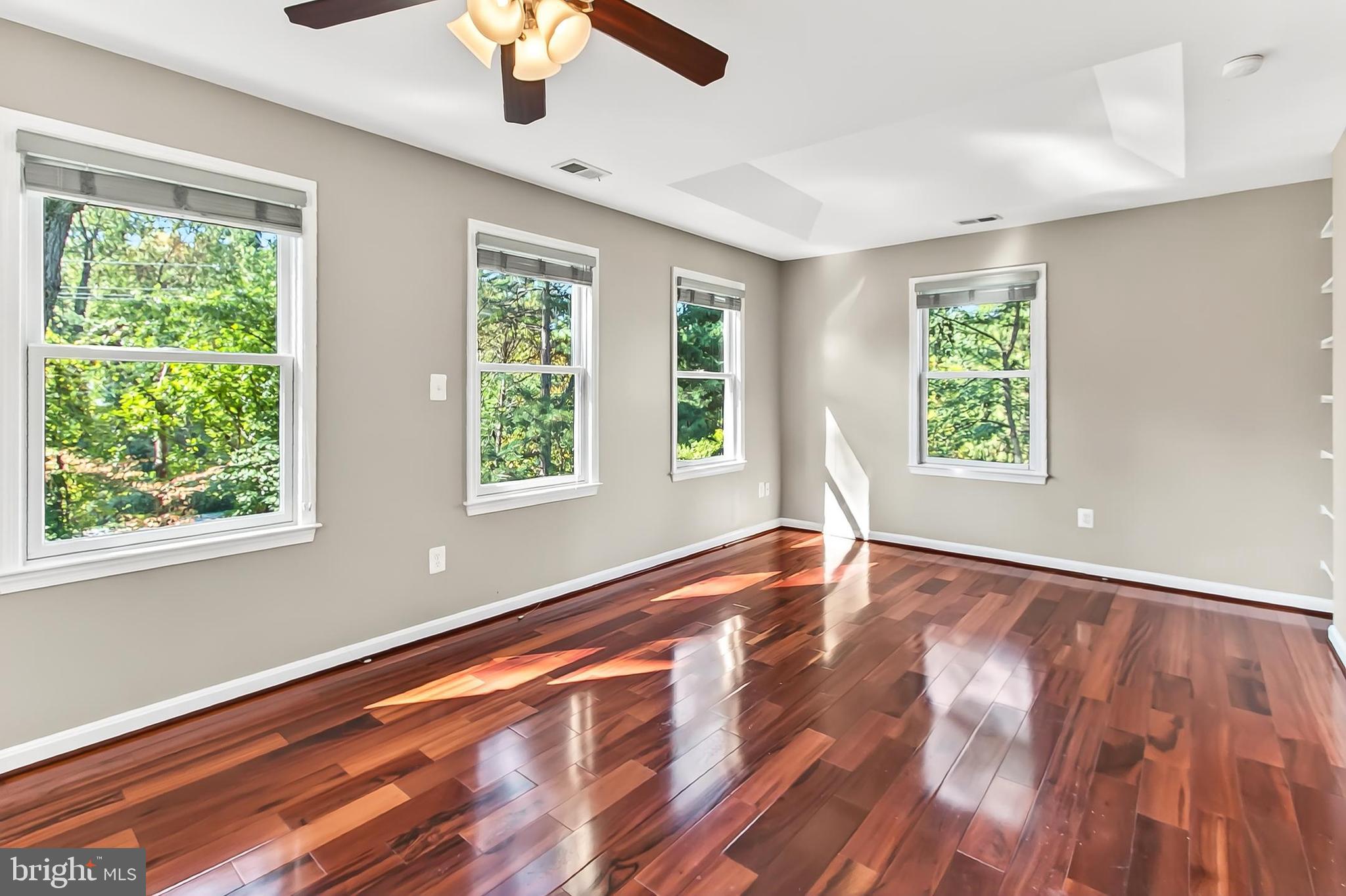 FALLS CHURCH CITY - Residential