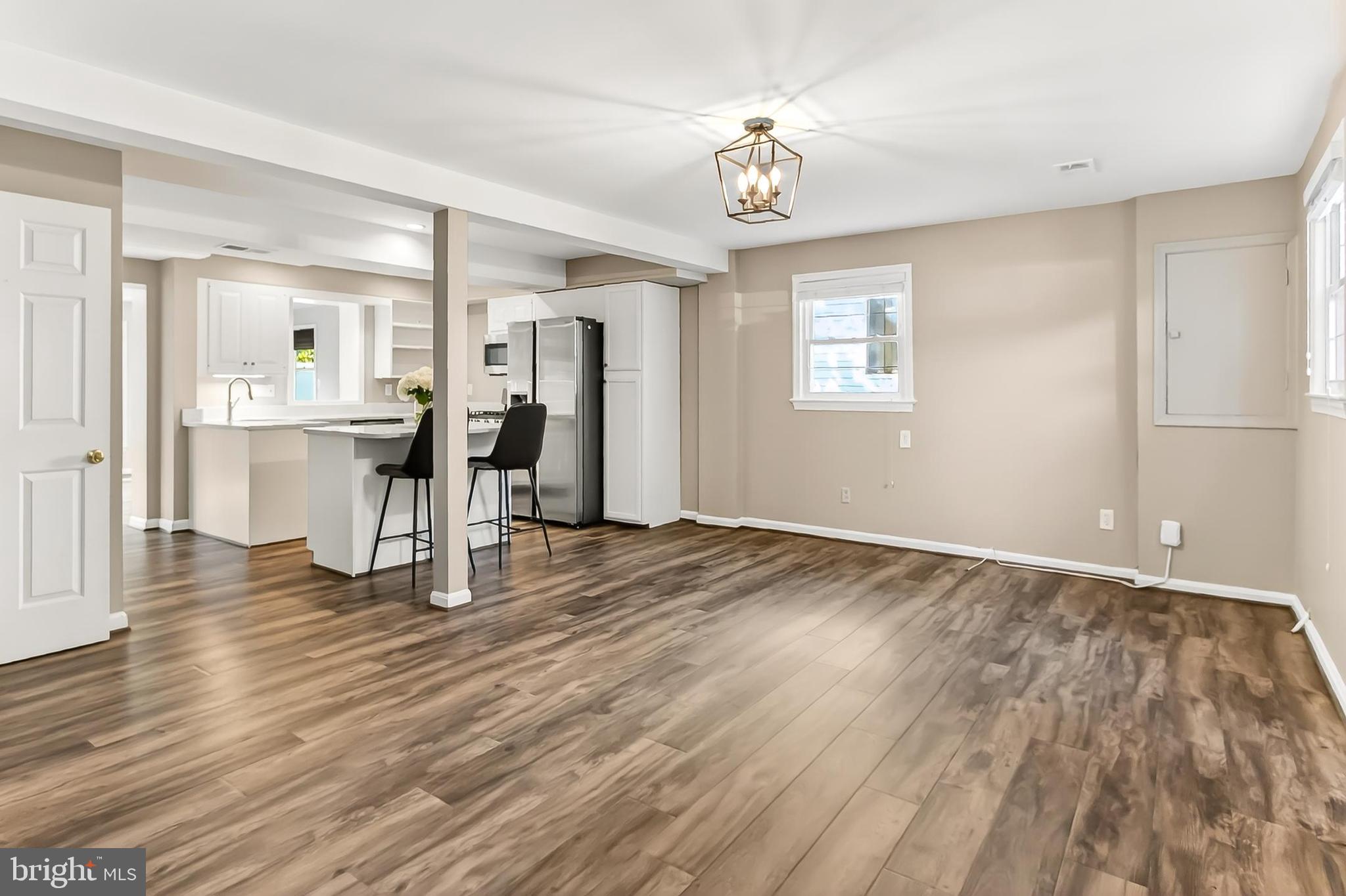 FALLS CHURCH CITY - Residential