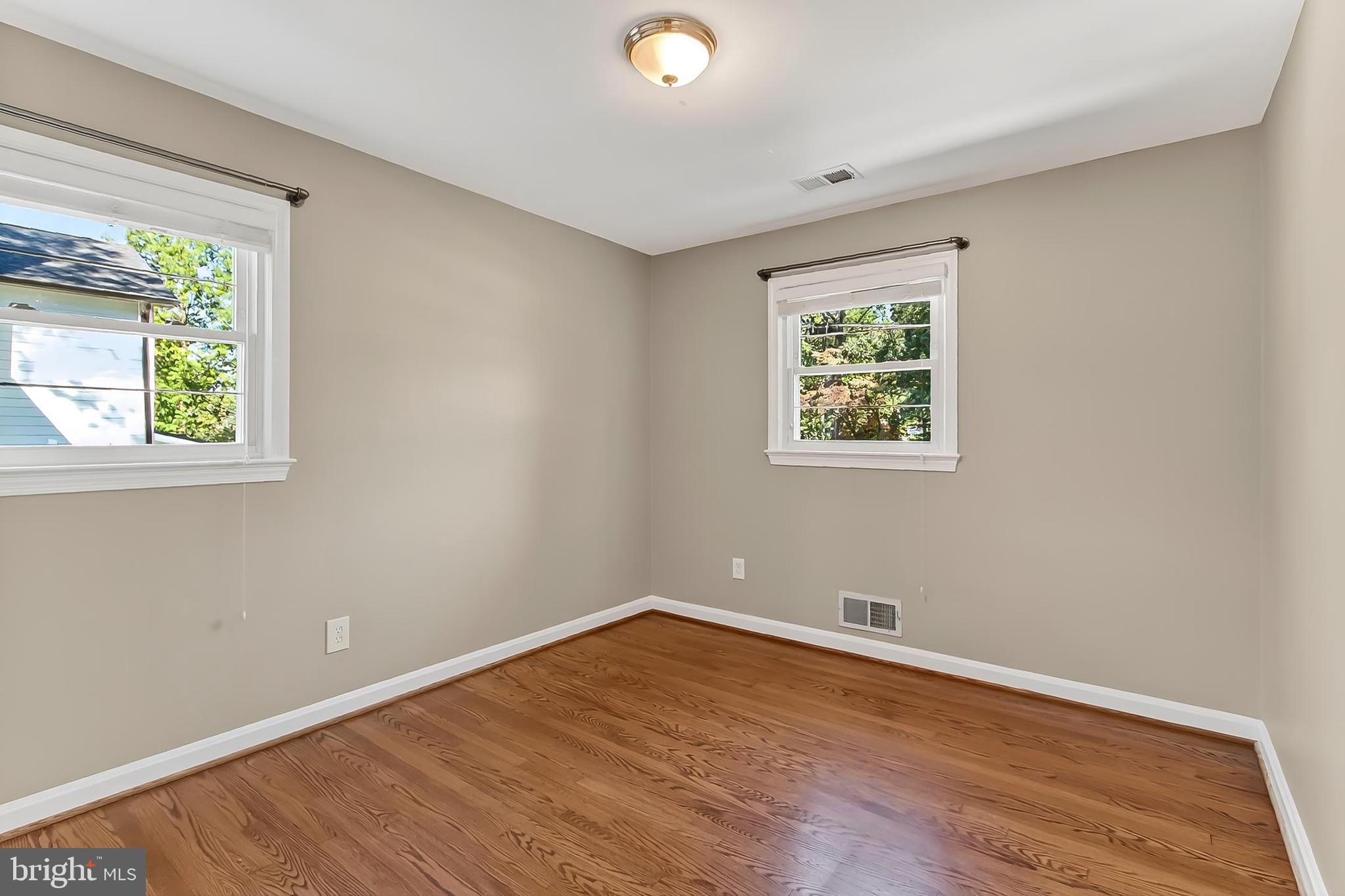 FALLS CHURCH CITY - Residential