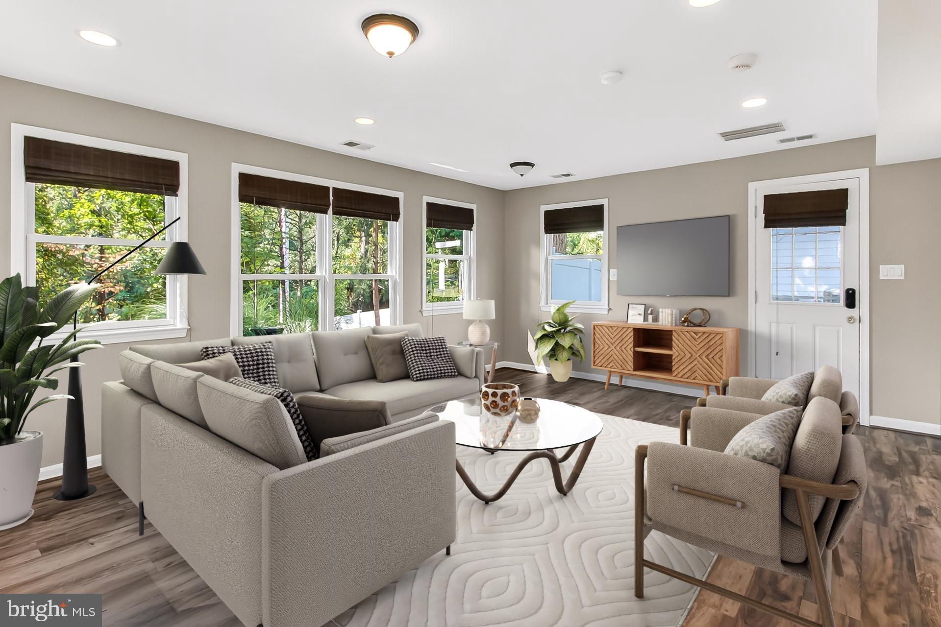 FALLS CHURCH CITY - Residential