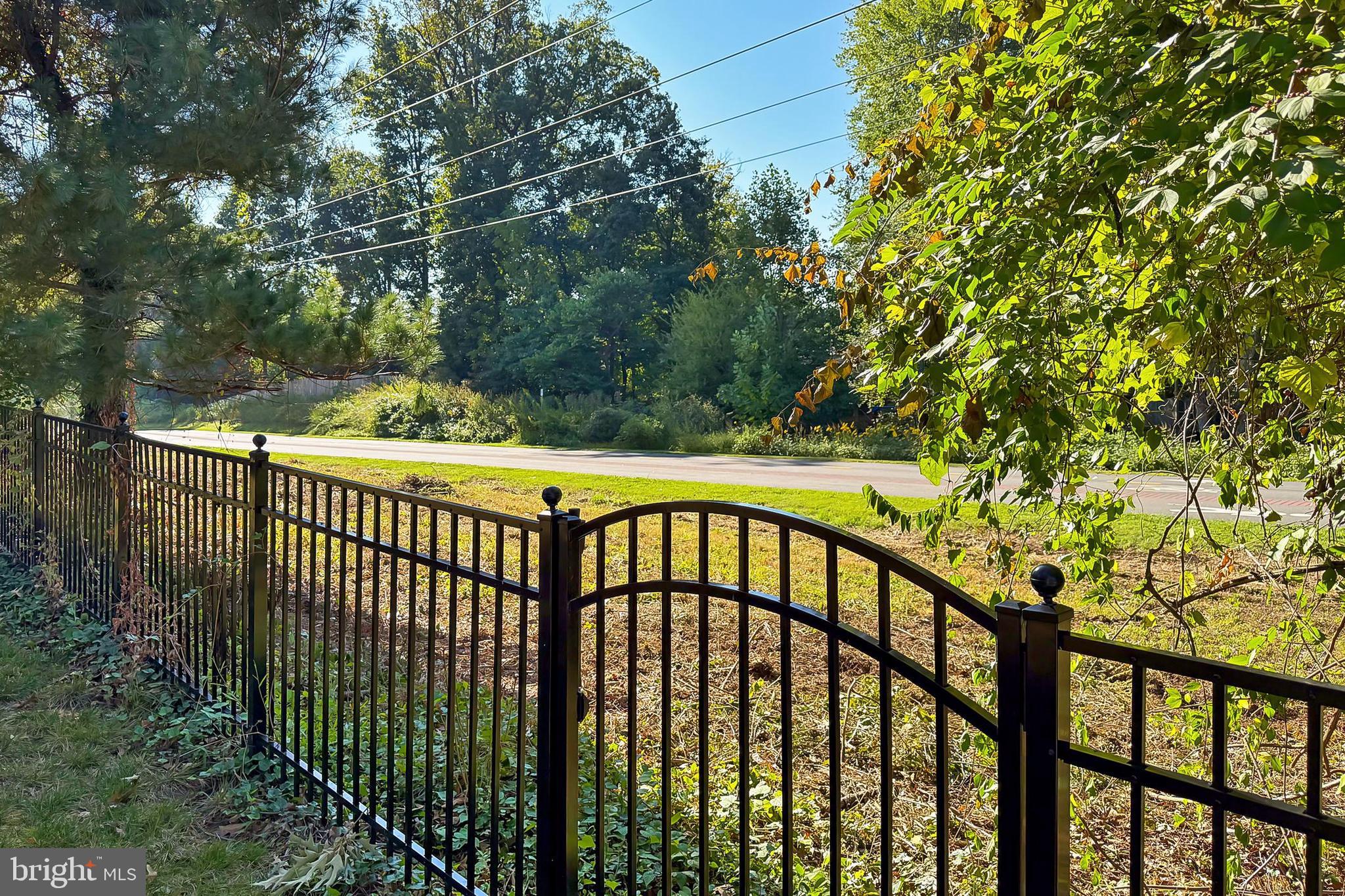 FALLS CHURCH CITY - Residential