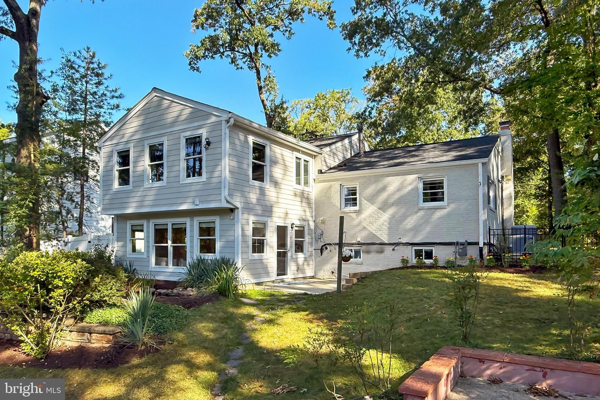 FALLS CHURCH CITY - Residential