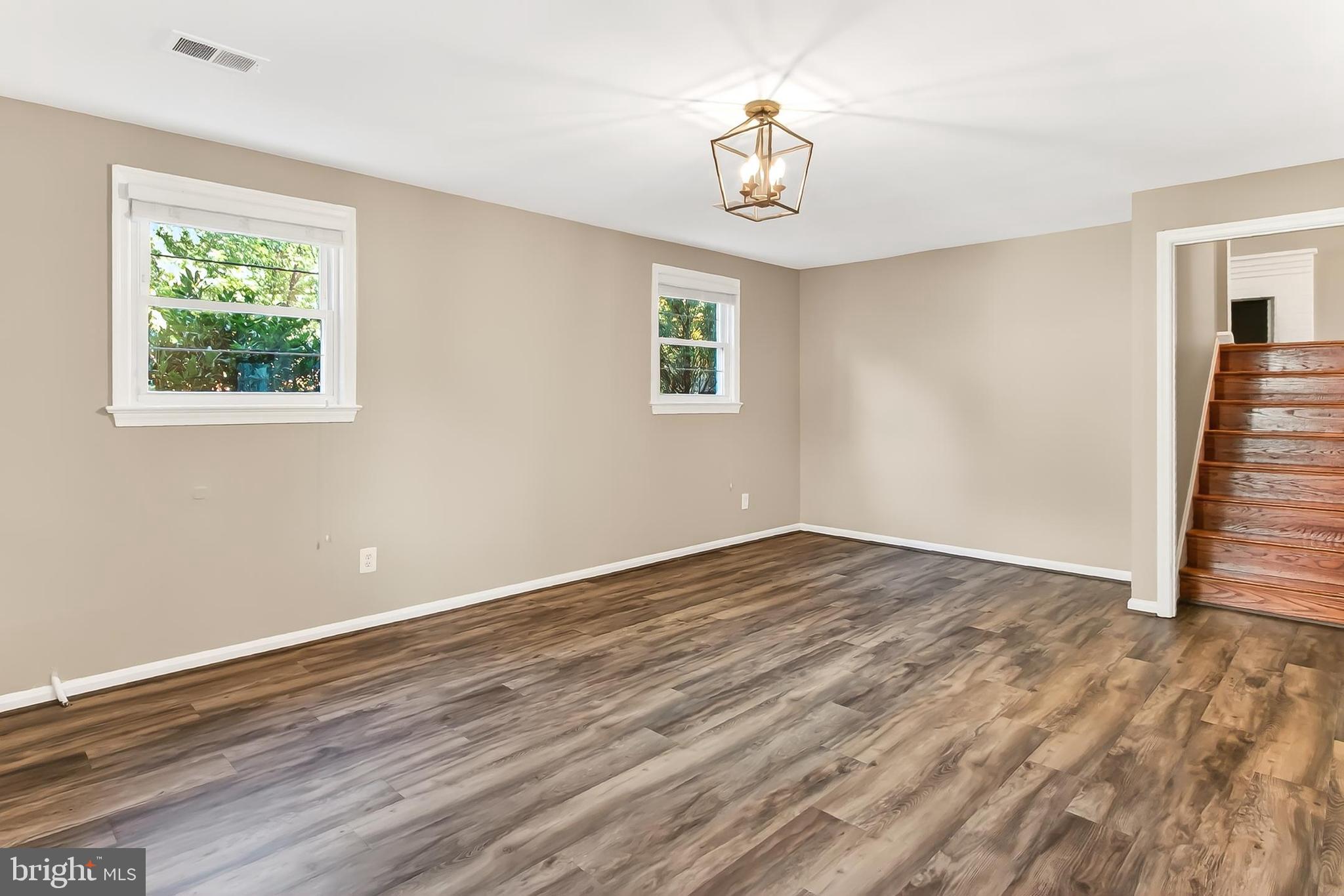 FALLS CHURCH CITY - Residential