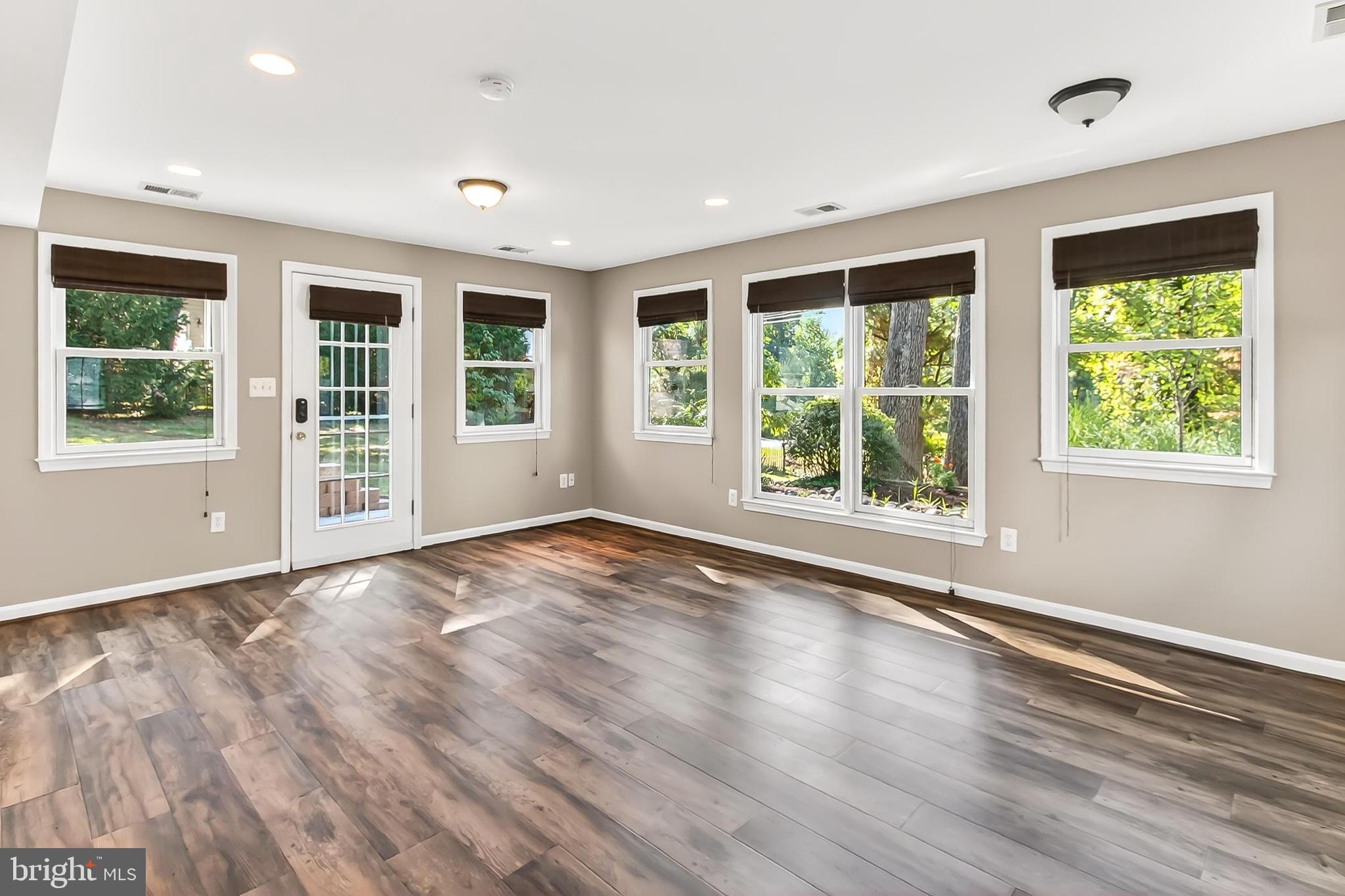 FALLS CHURCH CITY - Residential