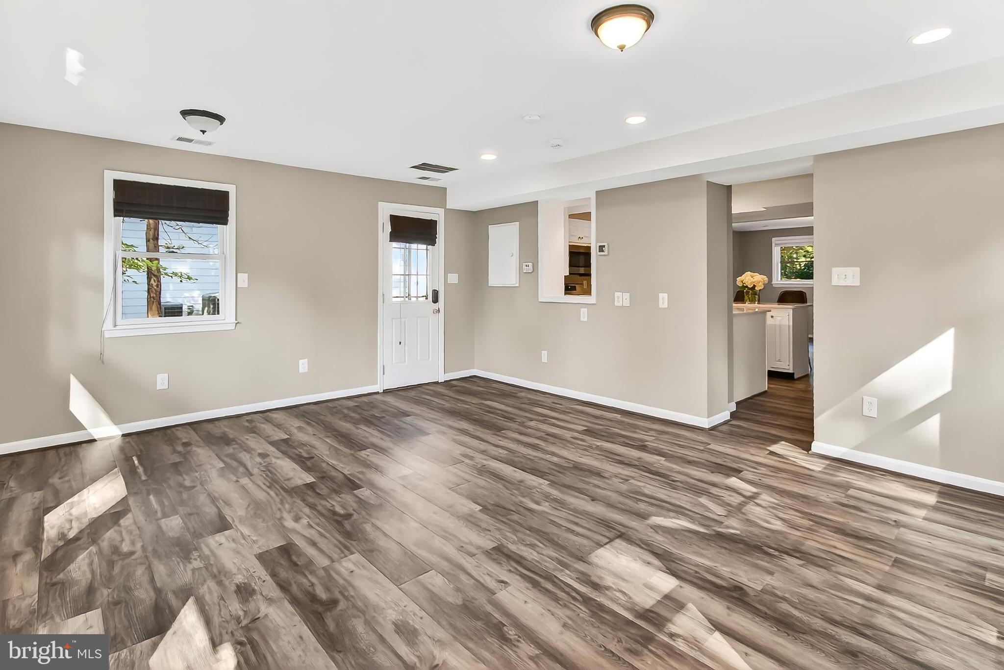 FALLS CHURCH CITY - Residential