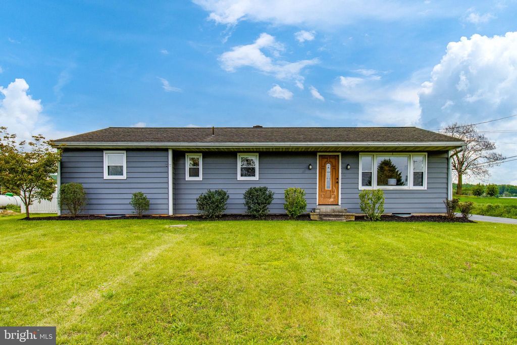 Photo of 412 S Reamstown Road, EPHRATA, PA 17522 (MLS # PALA2087068)