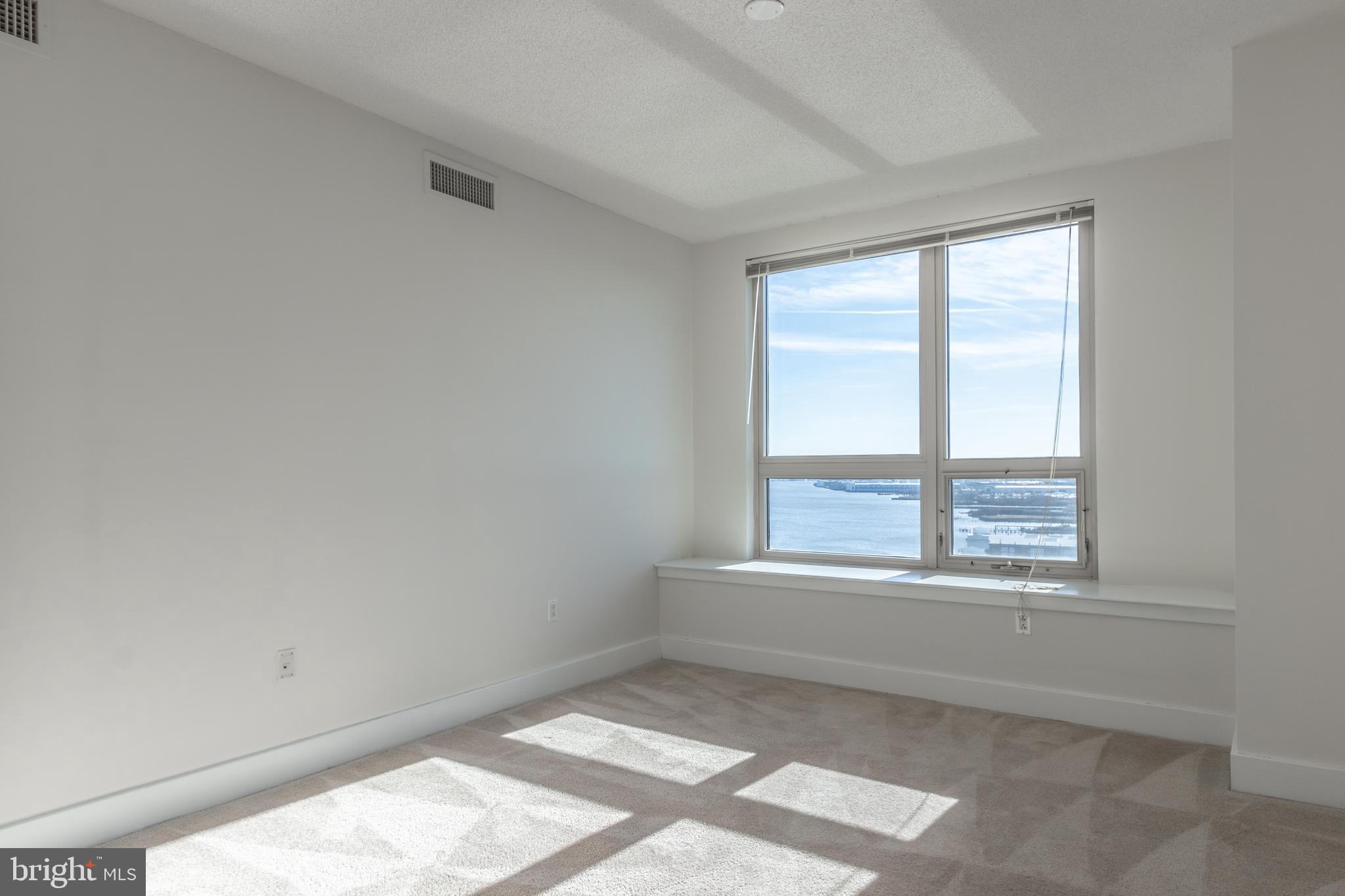 DOCKSIDE CONDOMINIUM - Residential