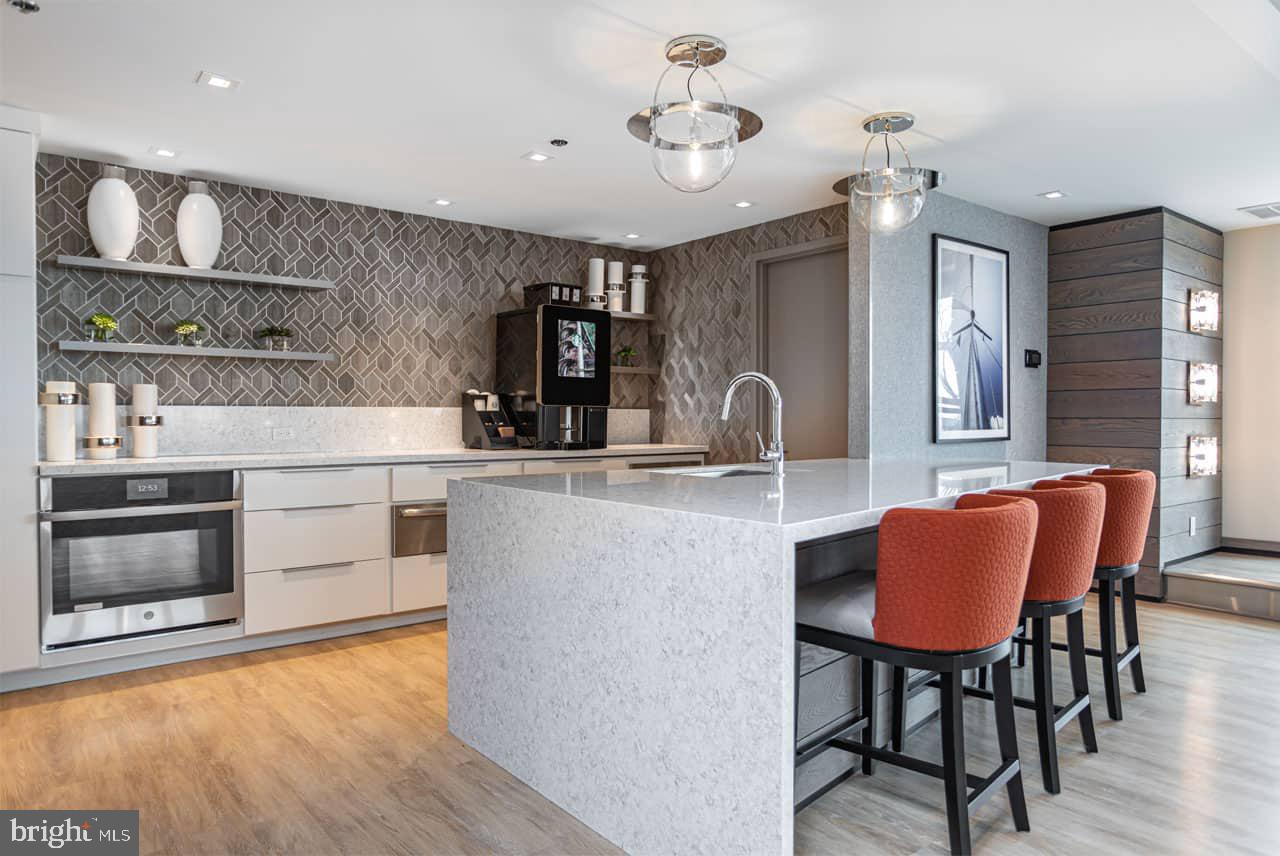 DOCKSIDE CONDOMINIUM - Residential