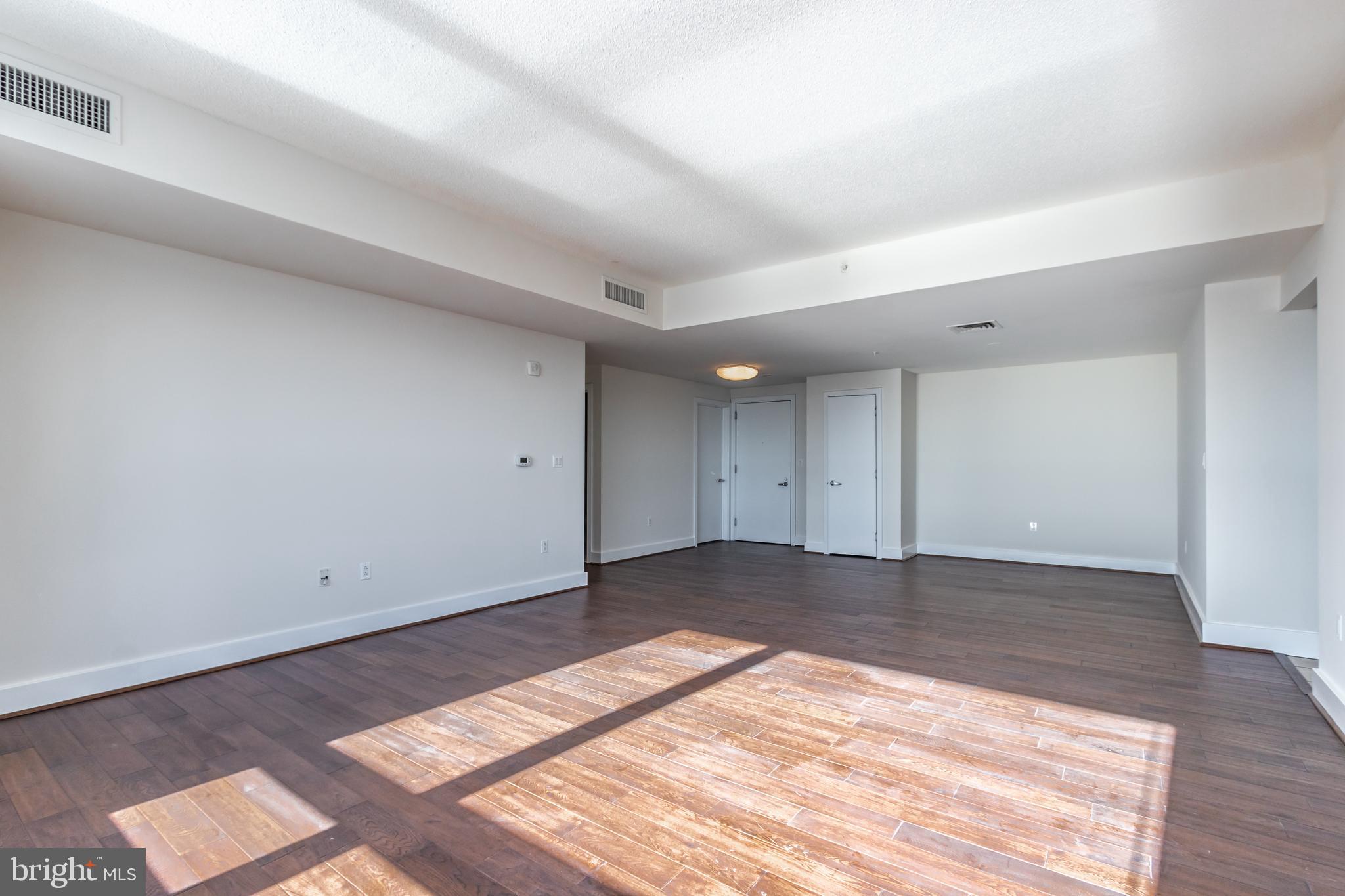 DOCKSIDE CONDOMINIUM - Residential
