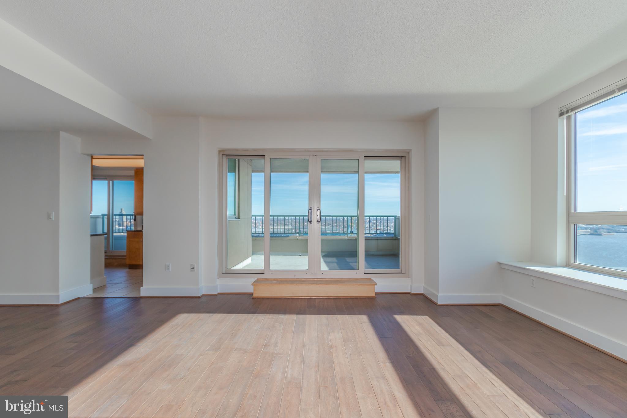 DOCKSIDE CONDOMINIUM - Residential