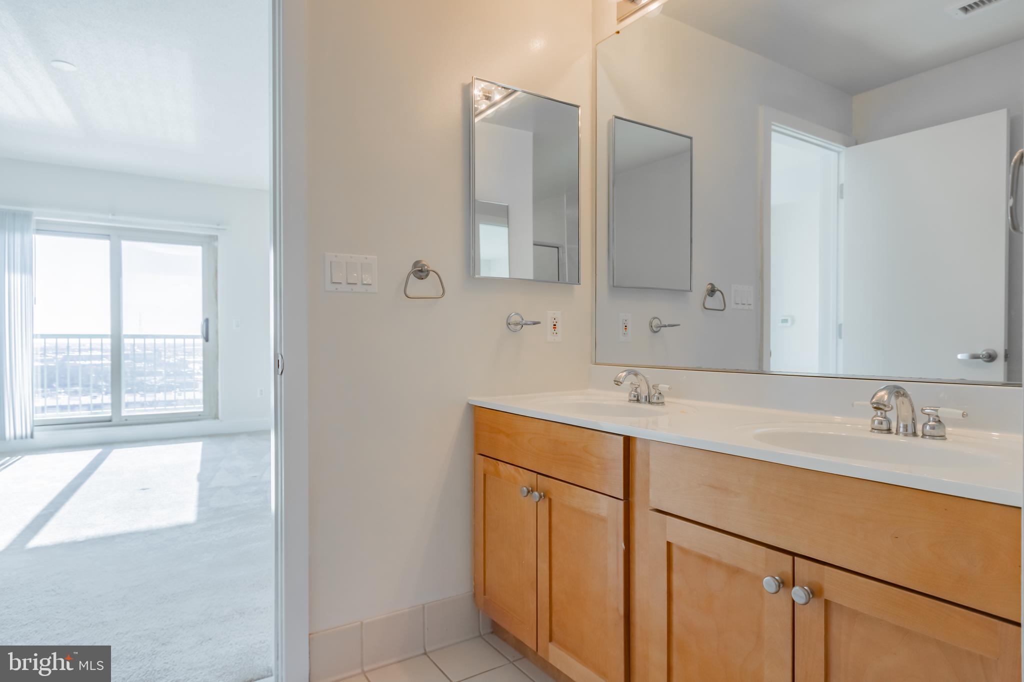DOCKSIDE CONDOMINIUM - Residential