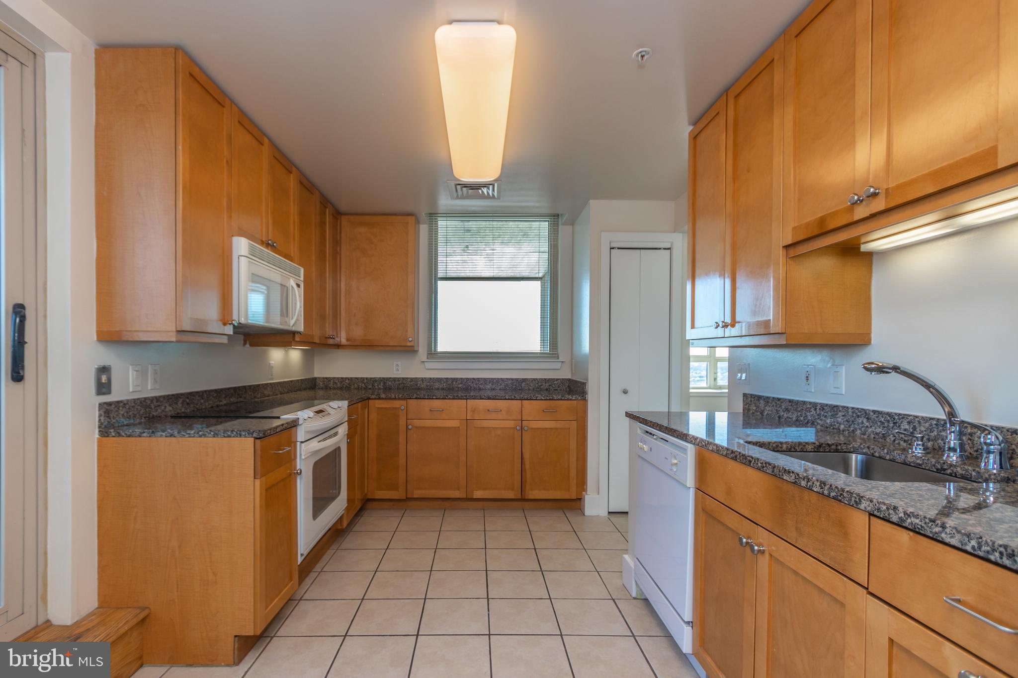 DOCKSIDE CONDOMINIUM - Residential