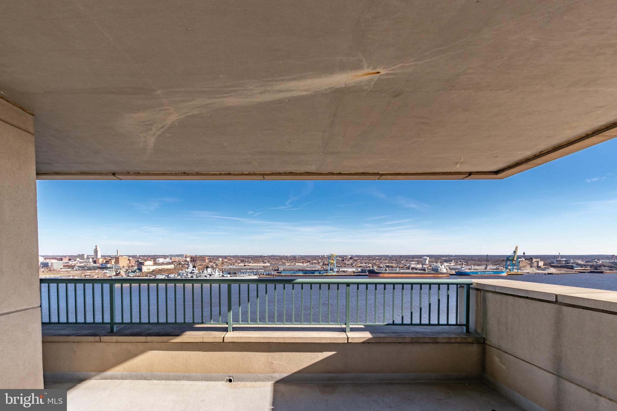 DOCKSIDE CONDOMINIUM - Residential