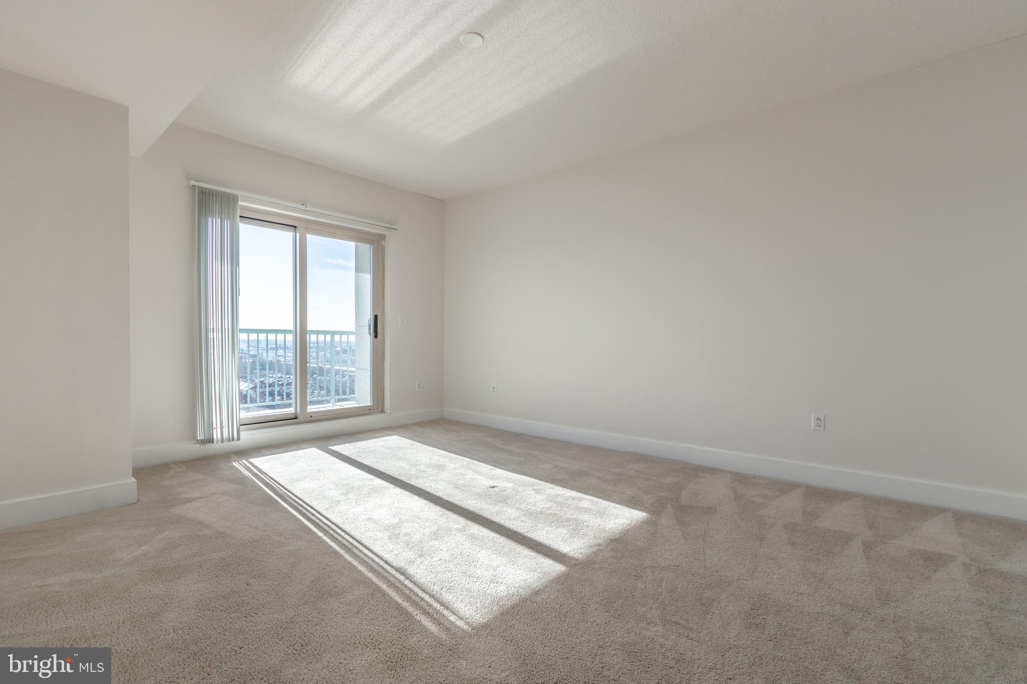 DOCKSIDE CONDOMINIUM - Residential