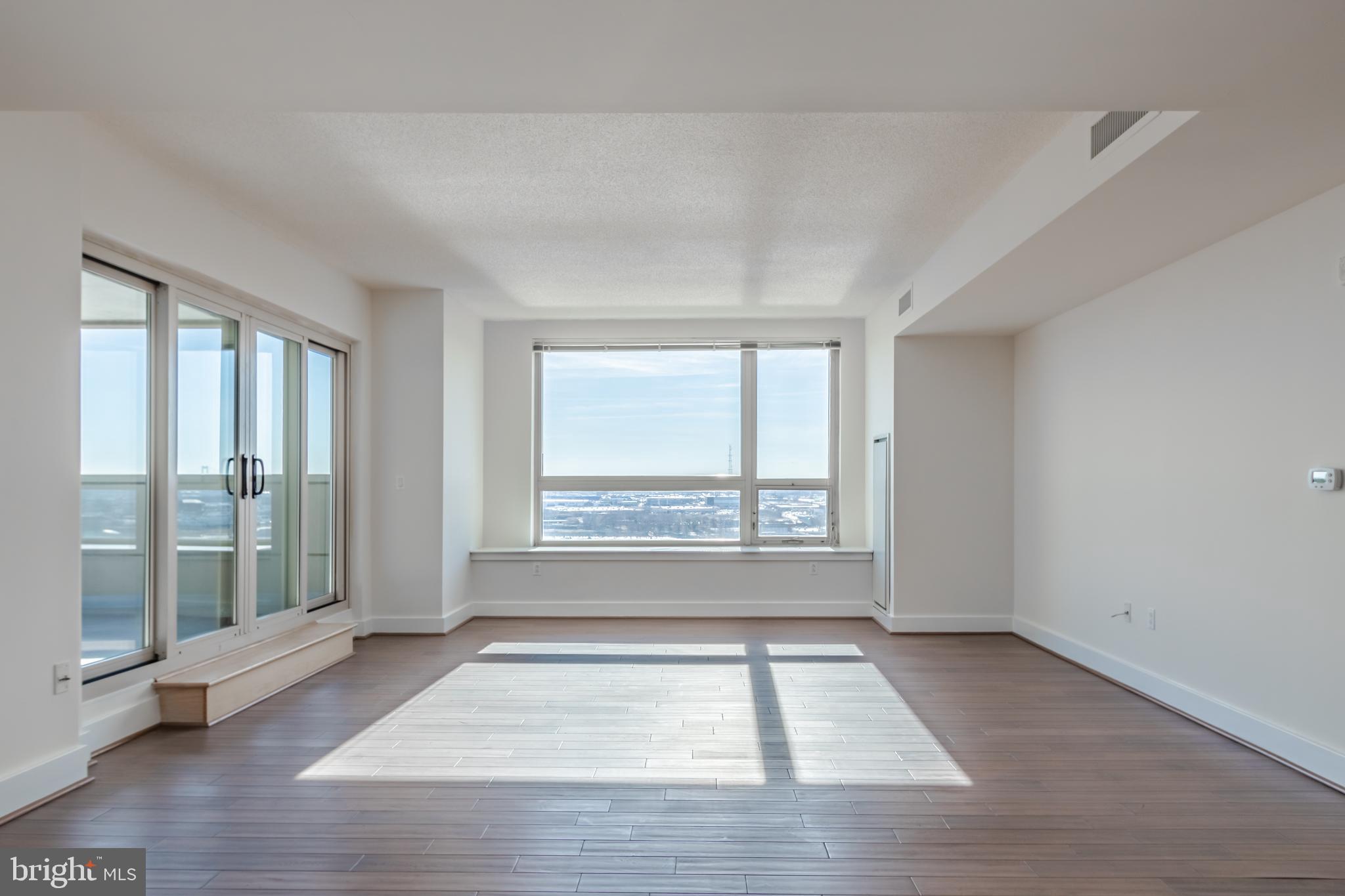 DOCKSIDE CONDOMINIUM - Residential