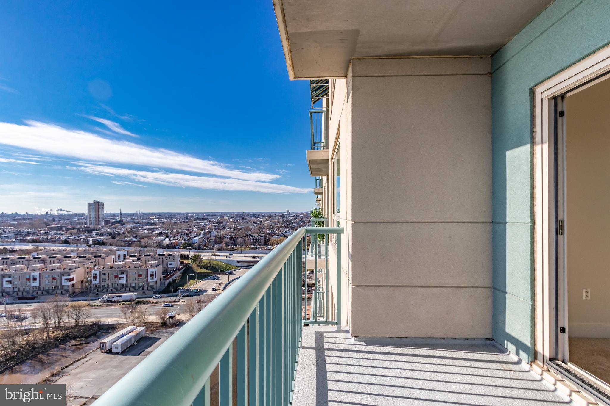 DOCKSIDE CONDOMINIUM - Residential