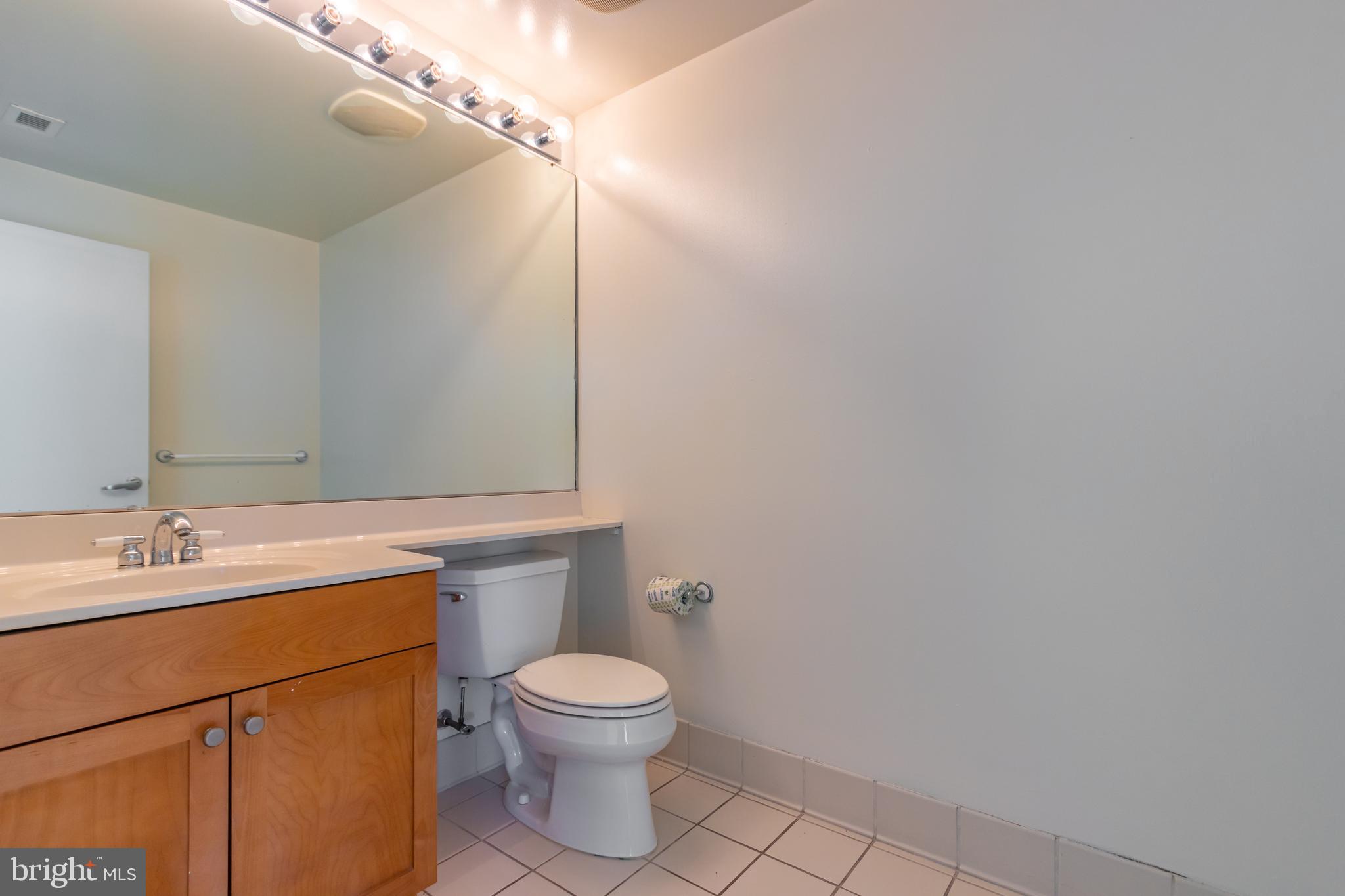 DOCKSIDE CONDOMINIUM - Residential