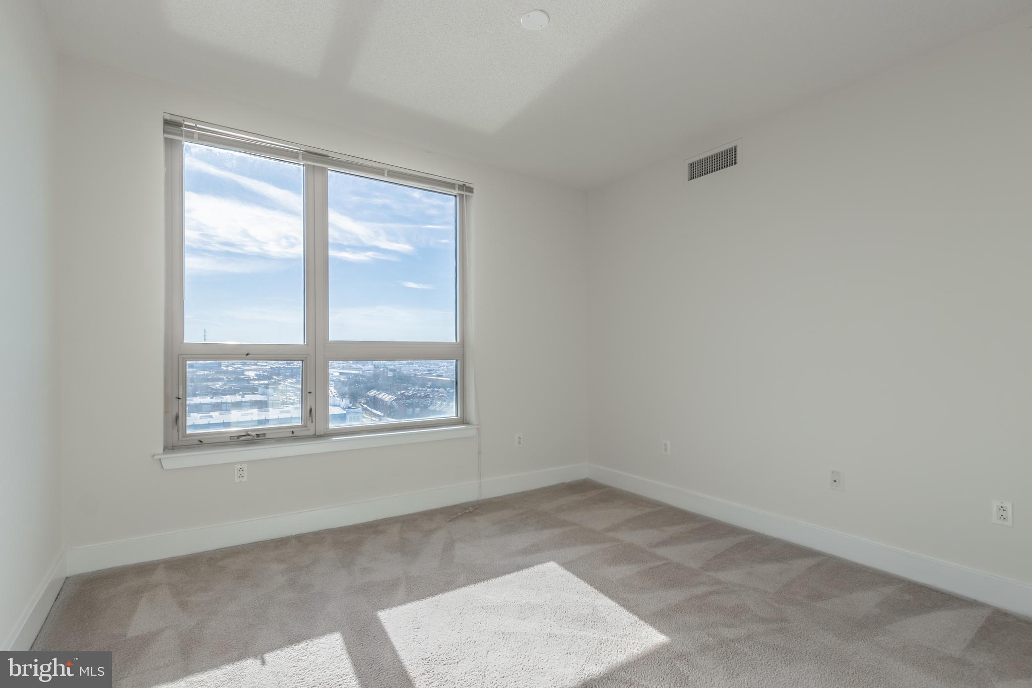DOCKSIDE CONDOMINIUM - Residential