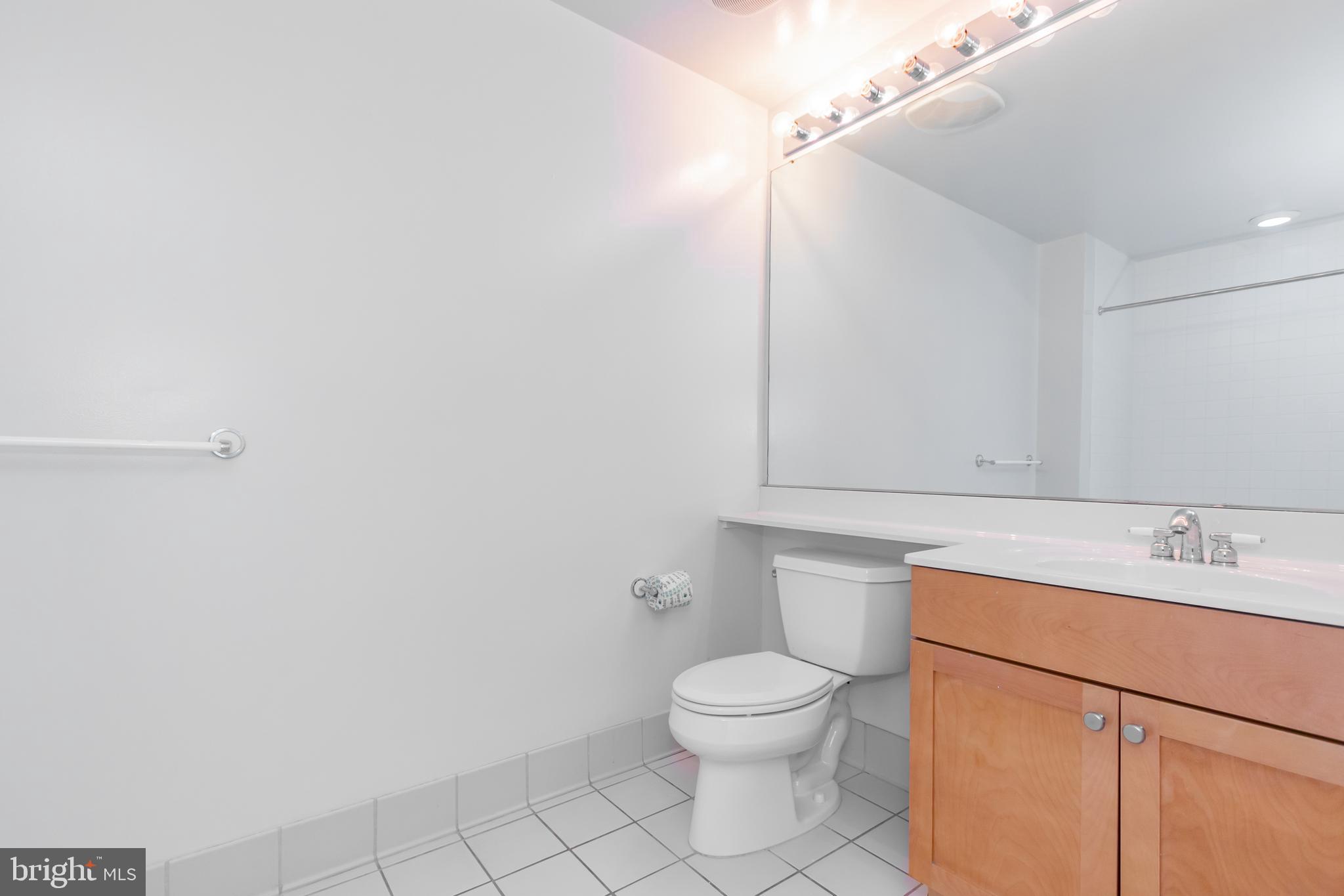 DOCKSIDE CONDOMINIUM - Residential