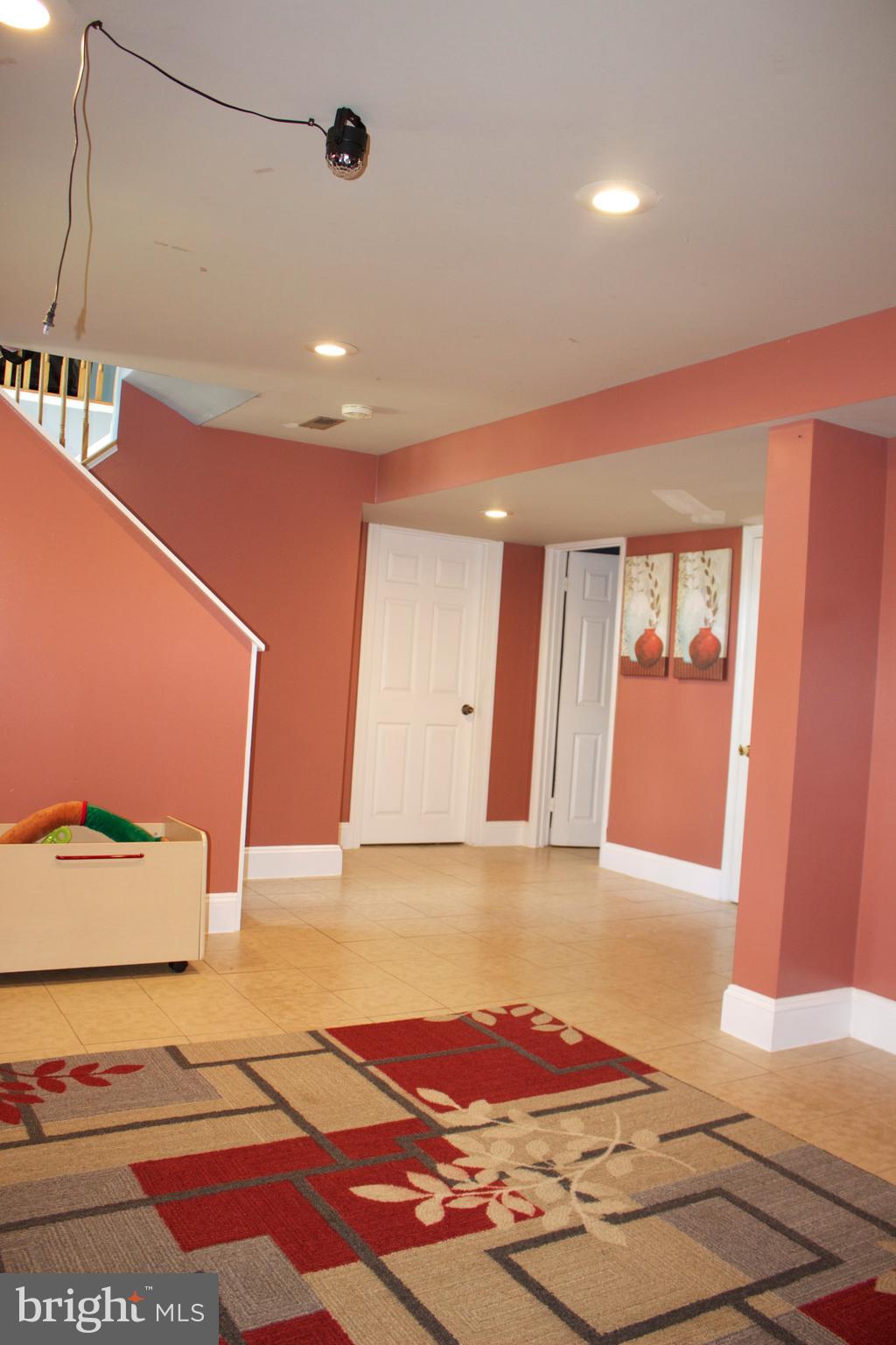 SPENCER GARDENS - Residential Lease