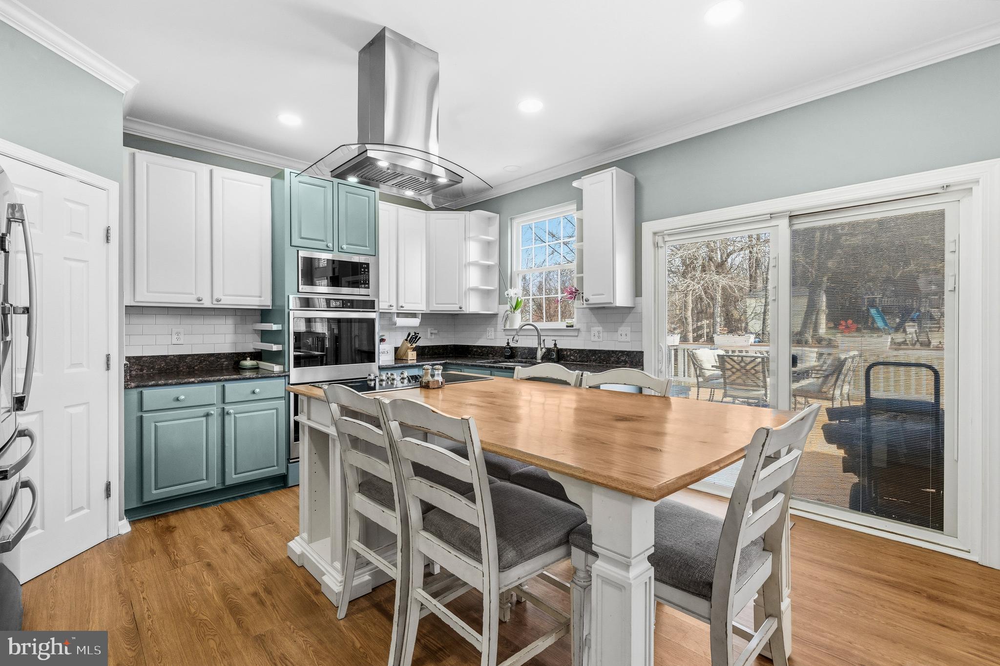 ROUND HILL - Residential