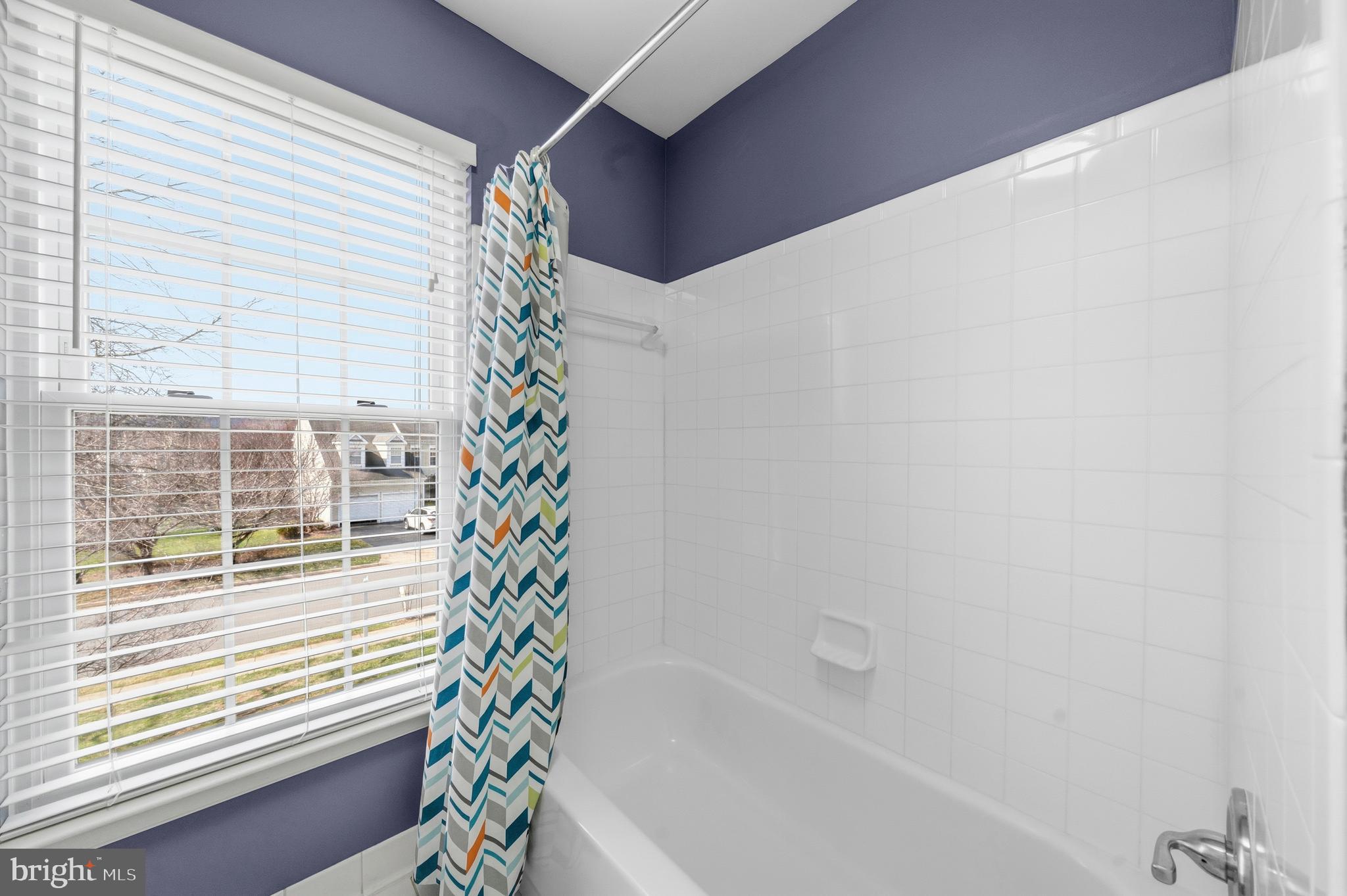 ROUND HILL - Residential