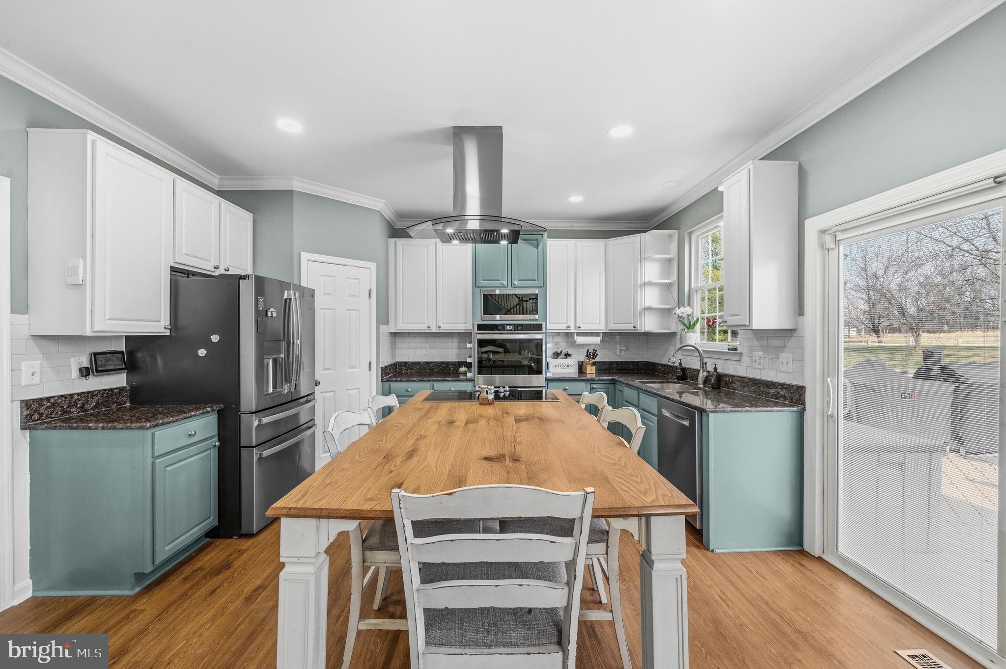 ROUND HILL - Residential