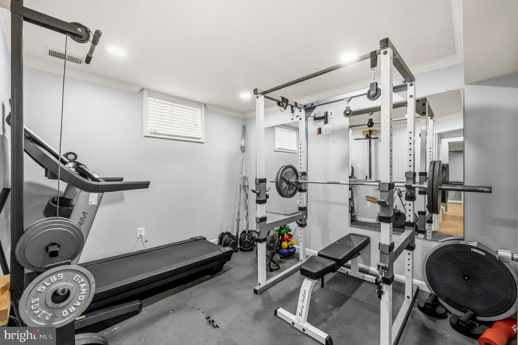 ROUND HILL - Residential