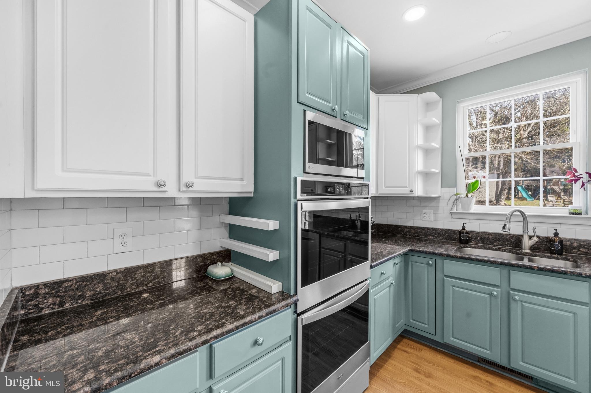 ROUND HILL - Residential