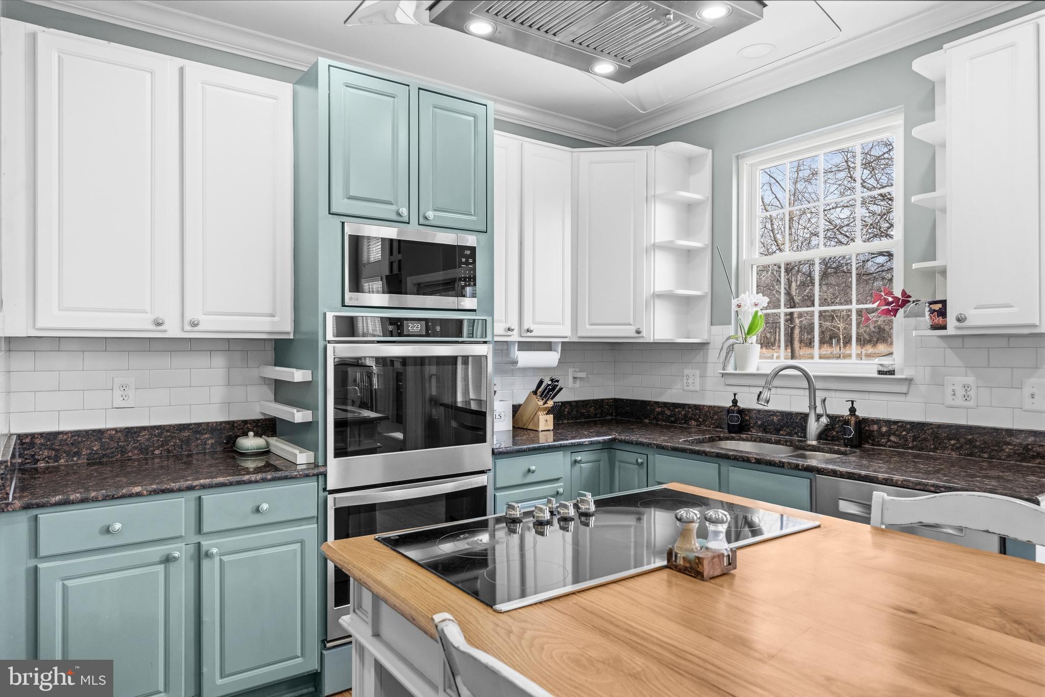 ROUND HILL - Residential