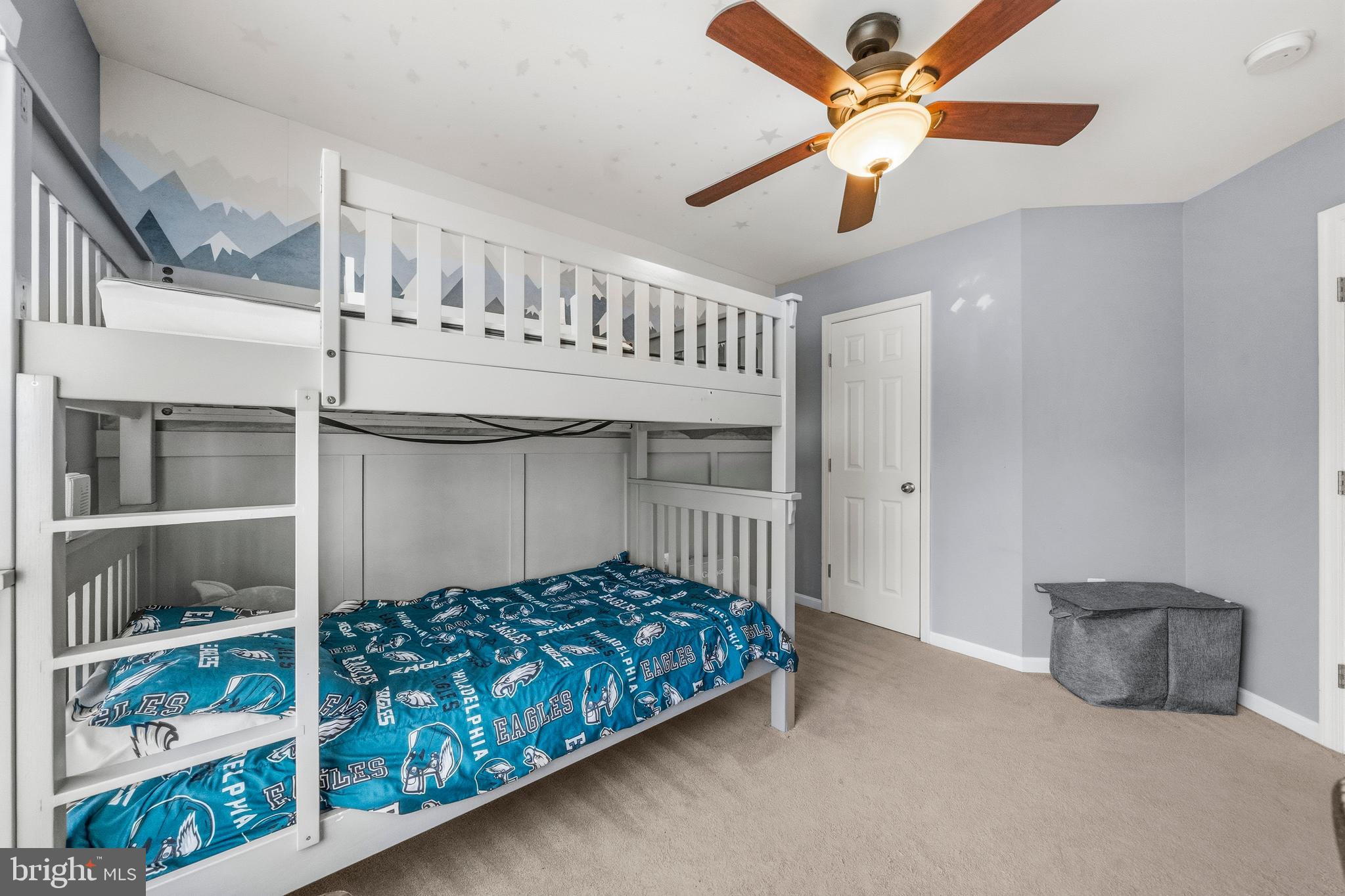 ROUND HILL - Residential