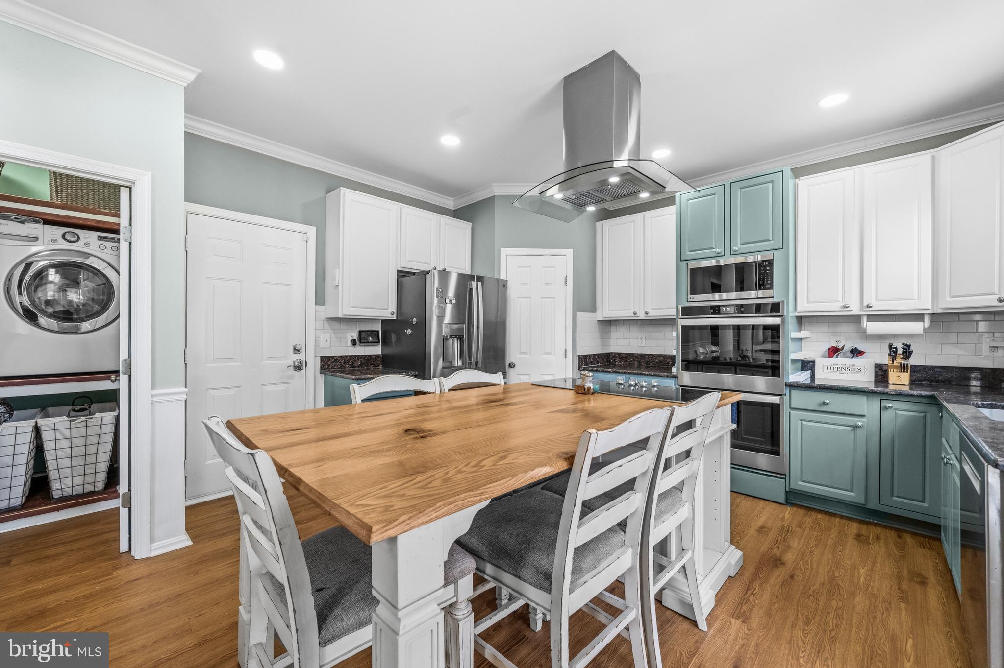 ROUND HILL - Residential