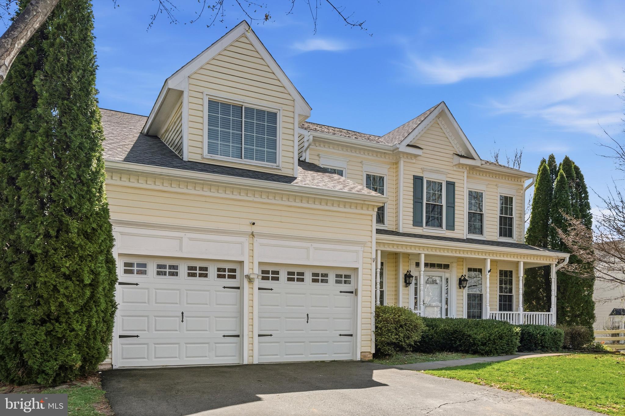 ROUND HILL - Residential