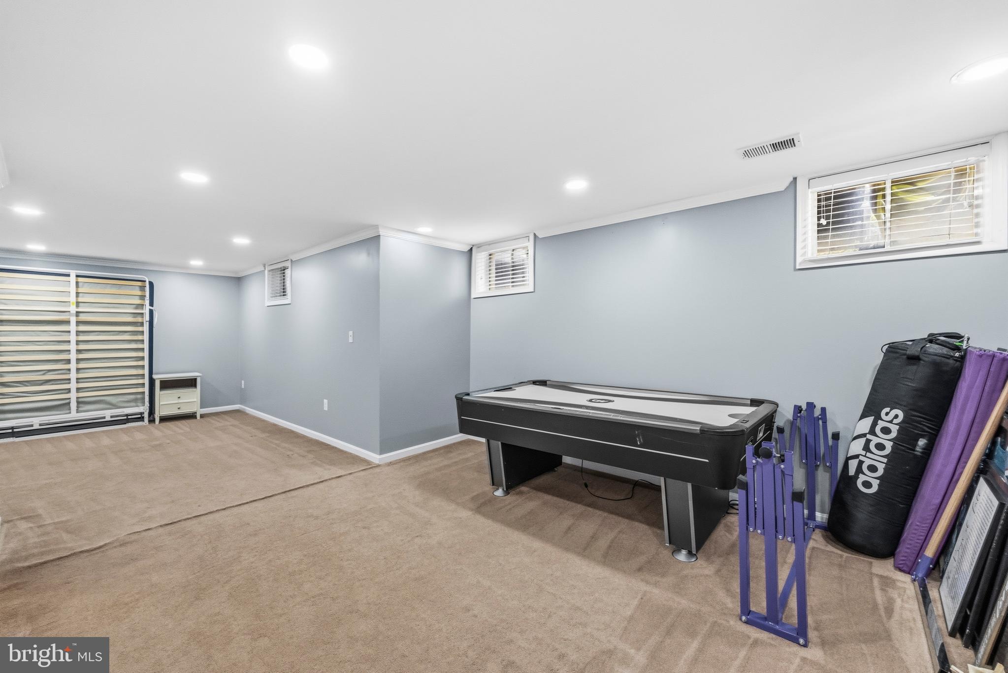 ROUND HILL - Residential