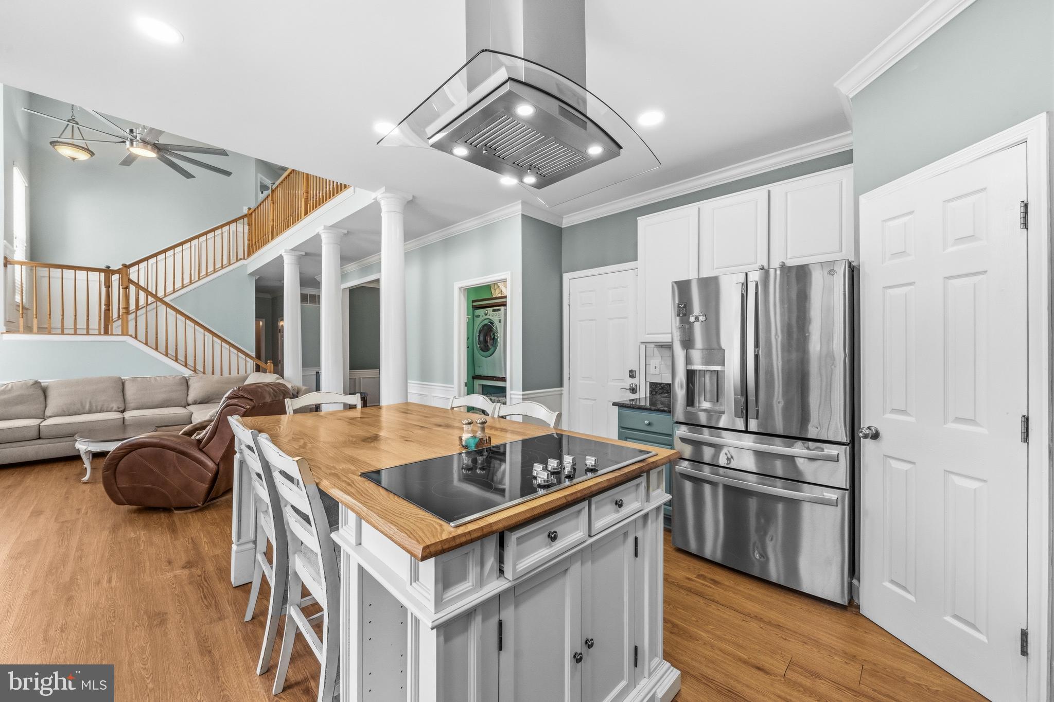 ROUND HILL - Residential