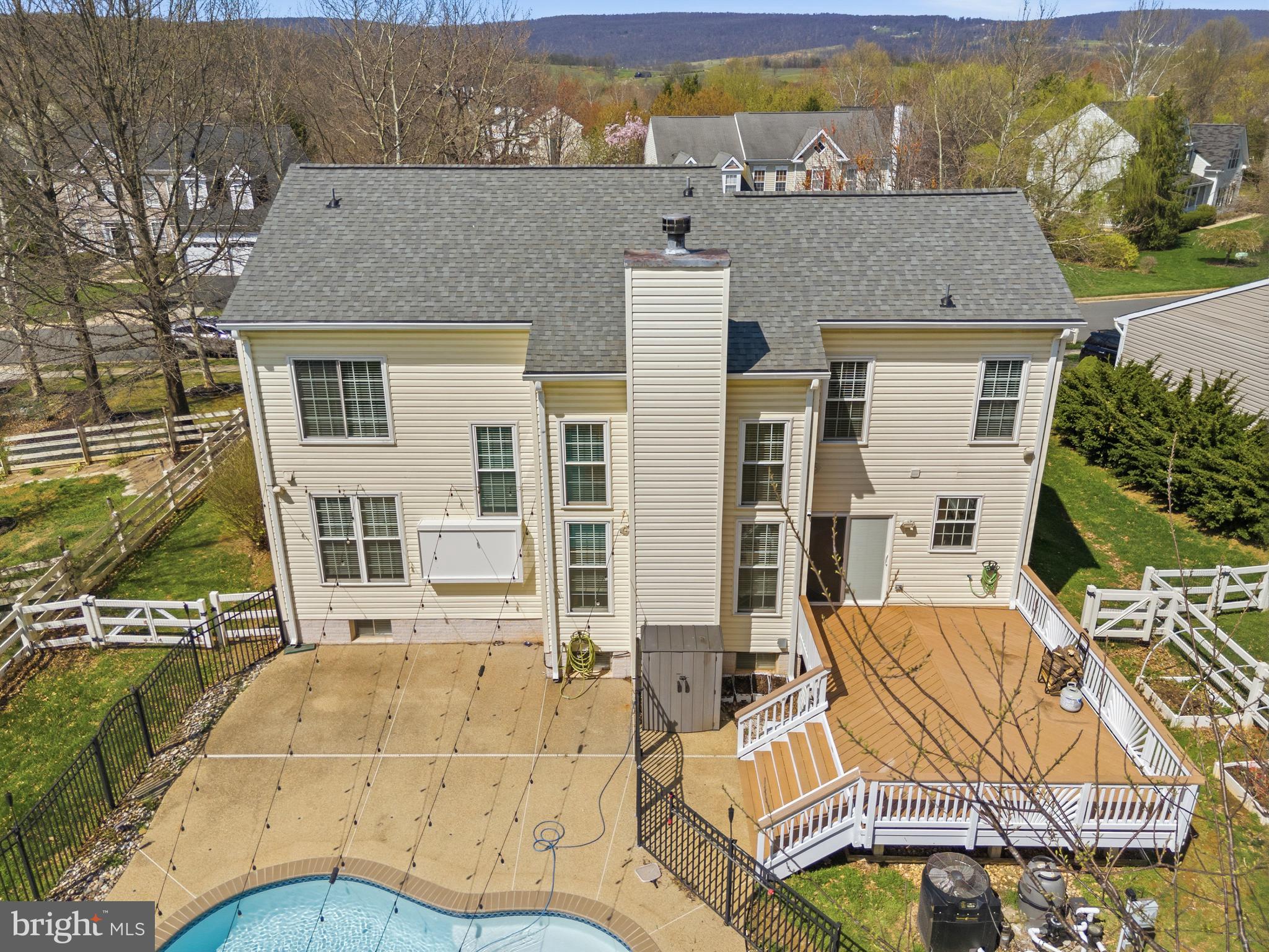 ROUND HILL - Residential