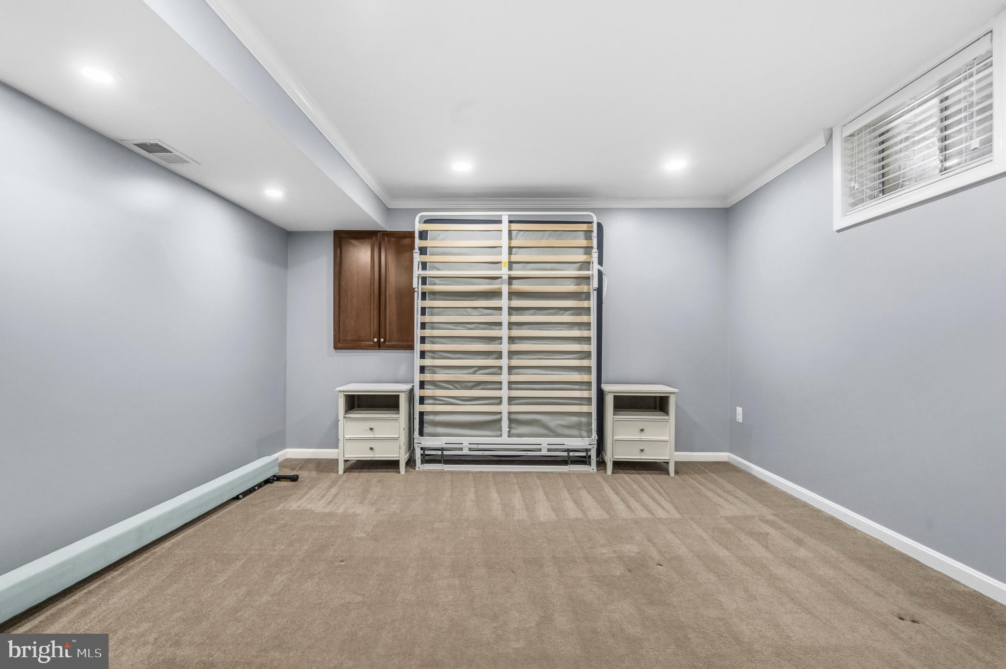 ROUND HILL - Residential