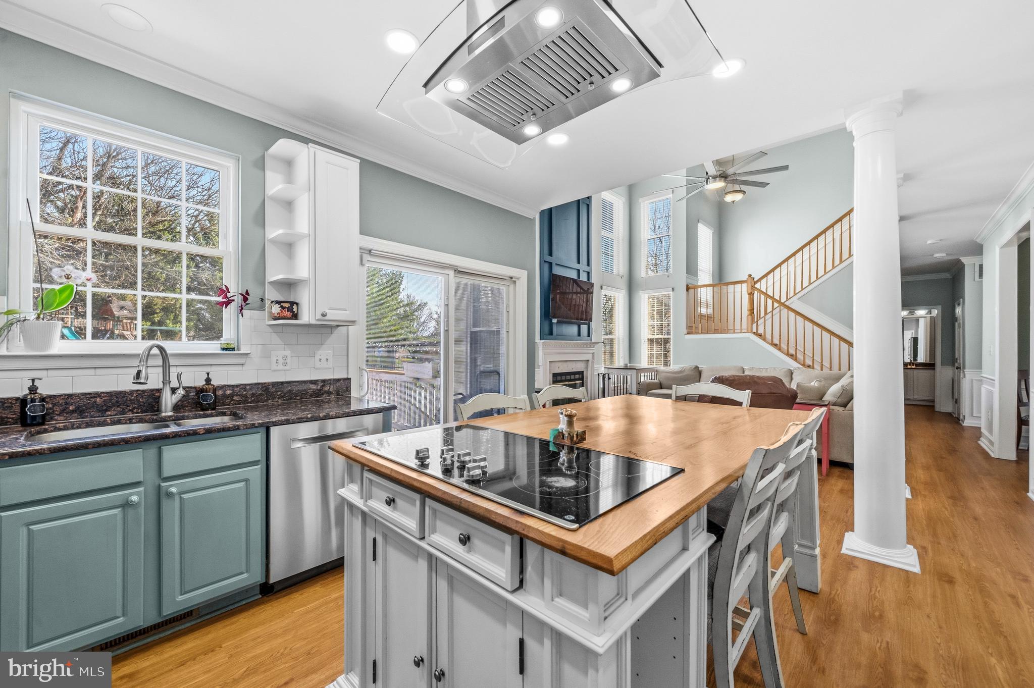 ROUND HILL - Residential