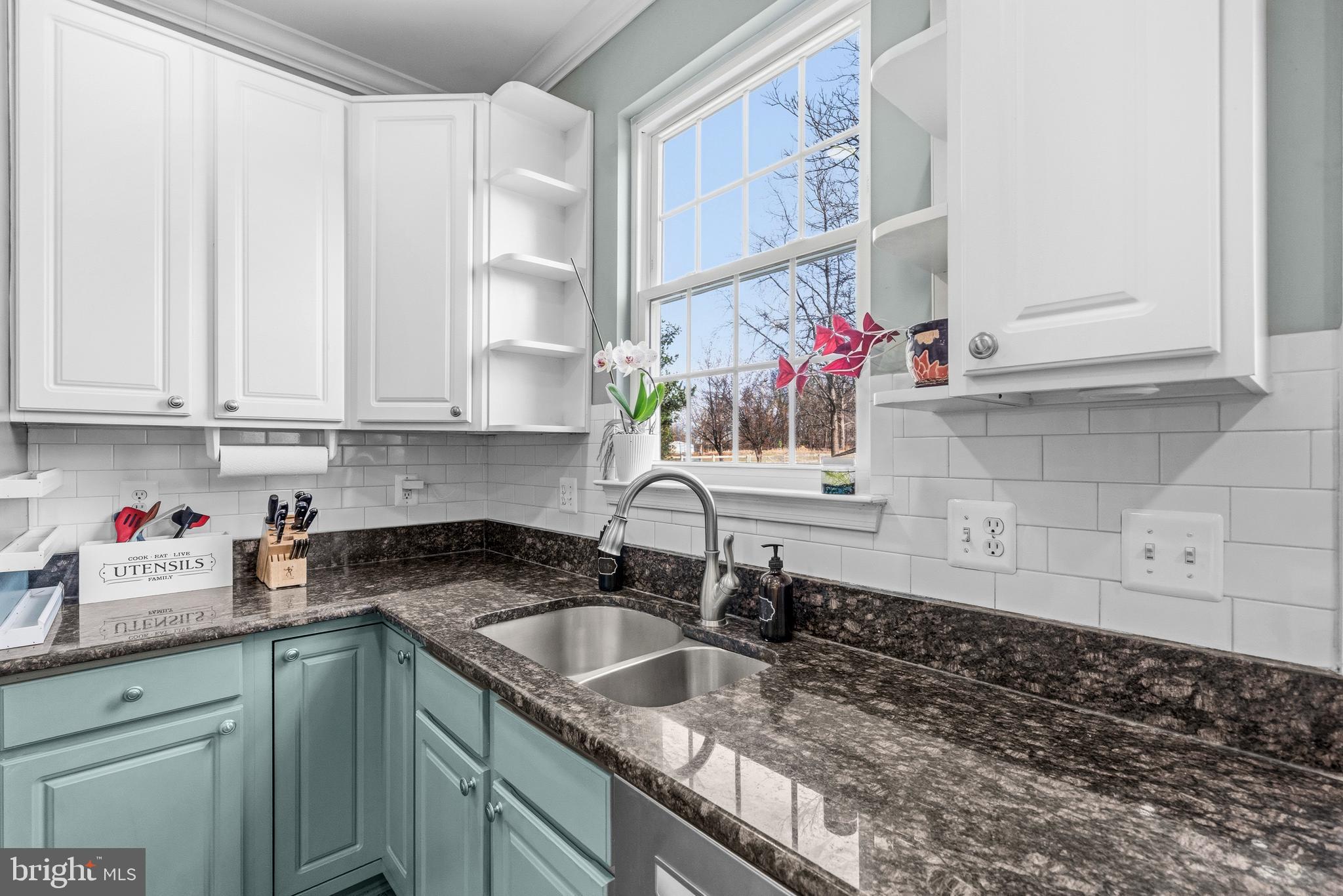 ROUND HILL - Residential