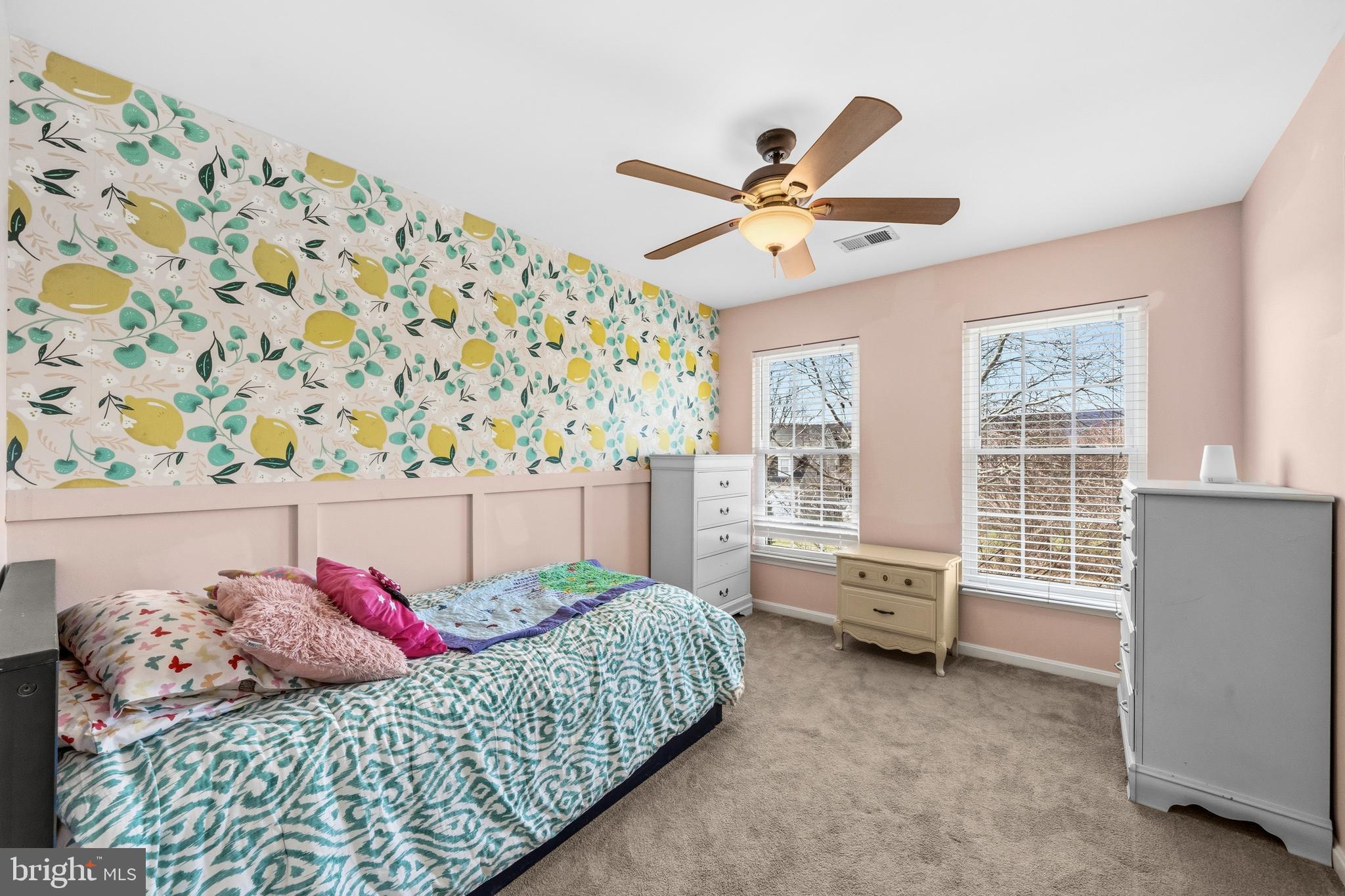 ROUND HILL - Residential