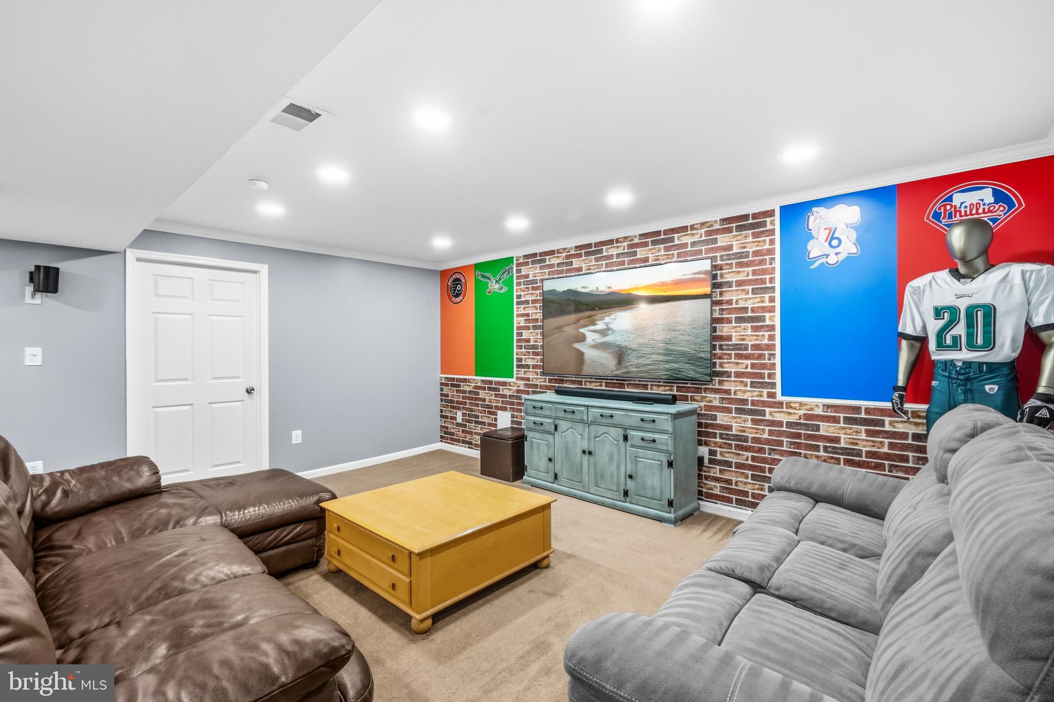 ROUND HILL - Residential