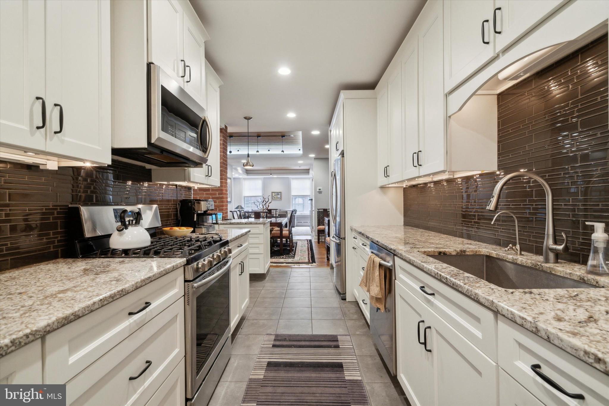 BELLA VISTA - Residential