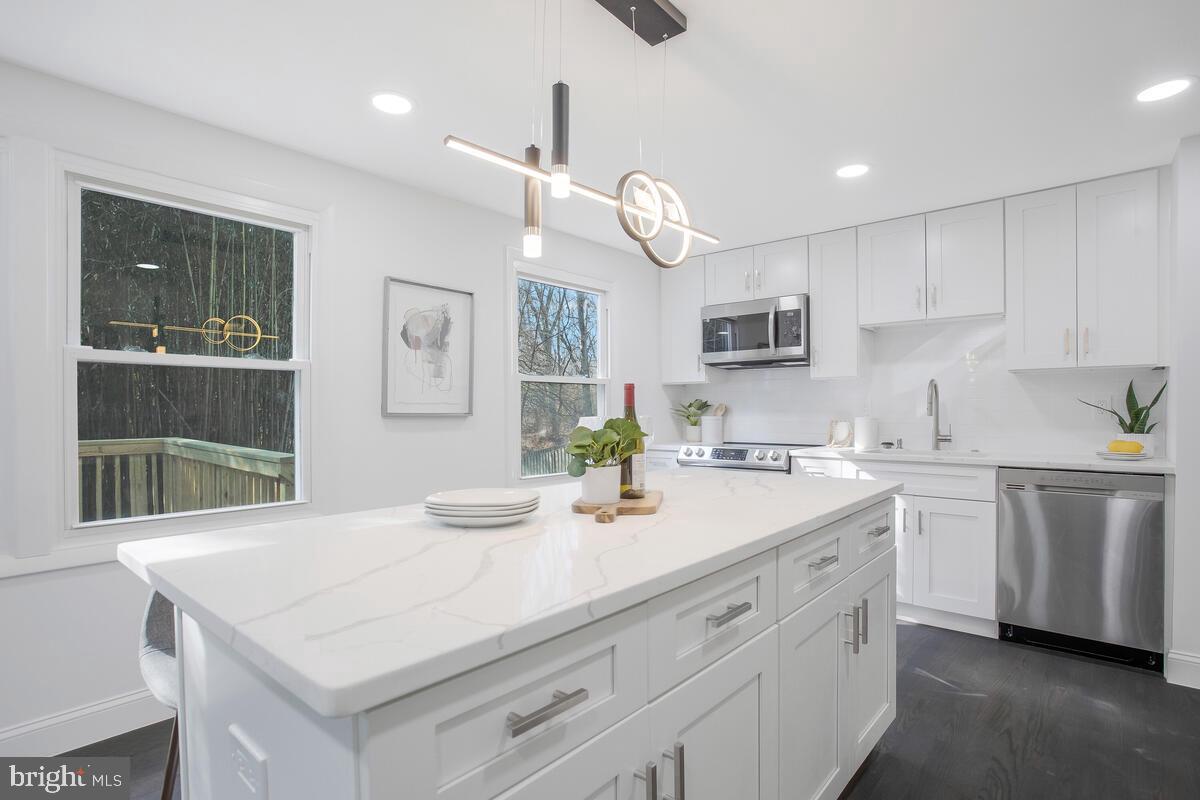 TANTALLON HILLS - Residential Lease