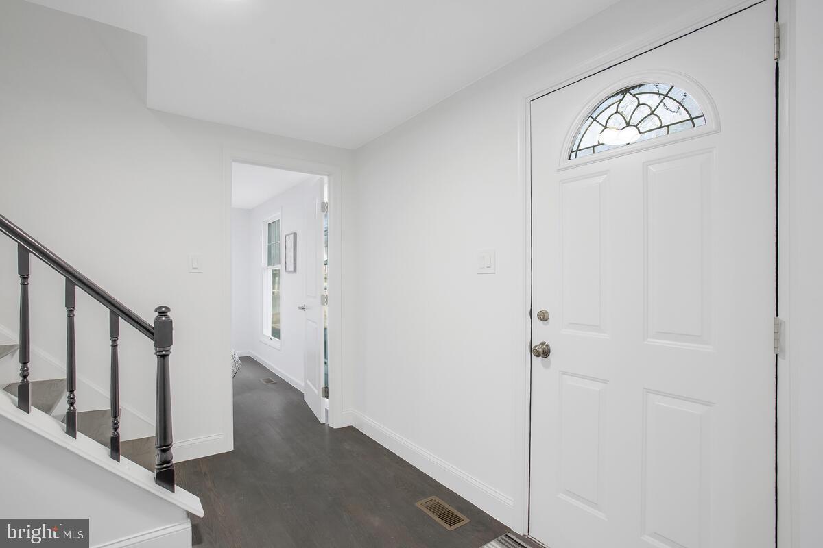 TANTALLON HILLS - Residential Lease