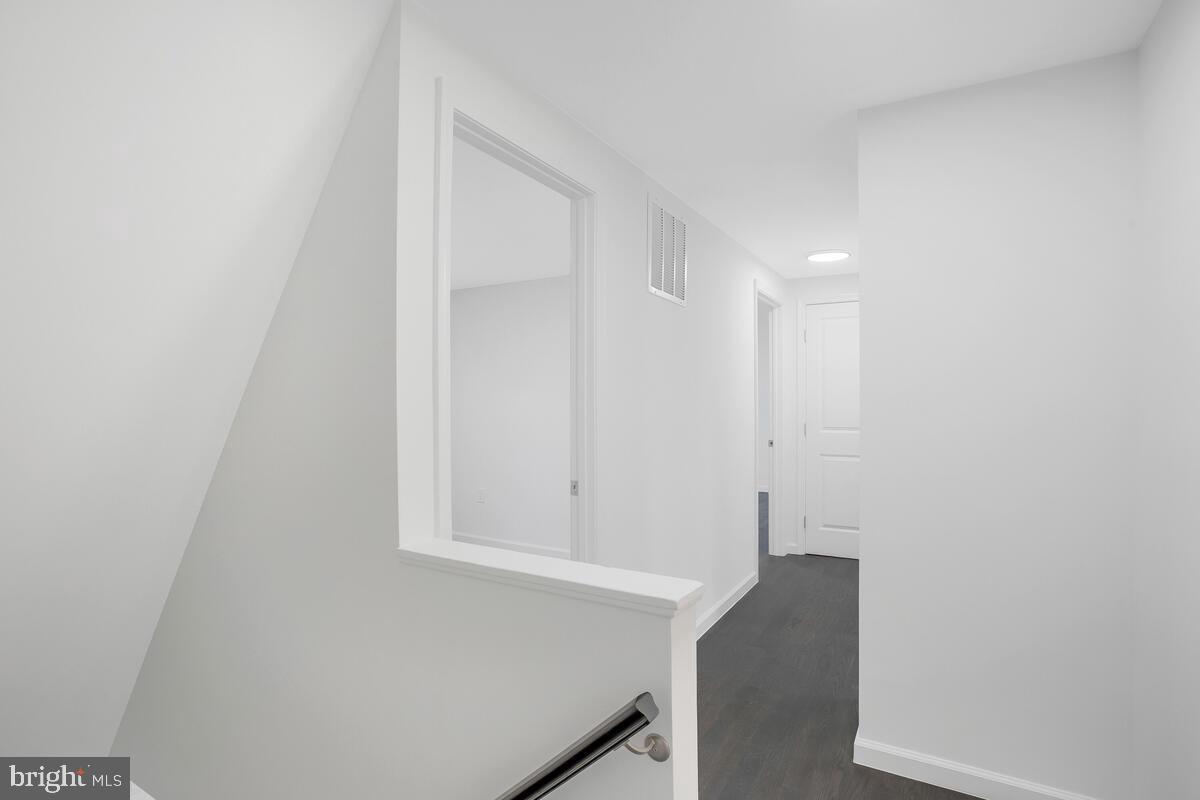 TANTALLON HILLS - Residential Lease