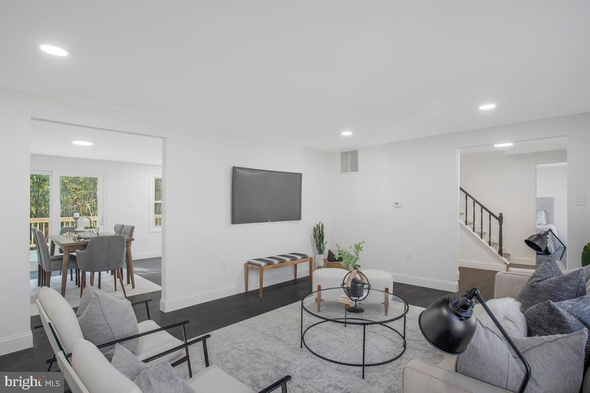 TANTALLON HILLS - Residential Lease