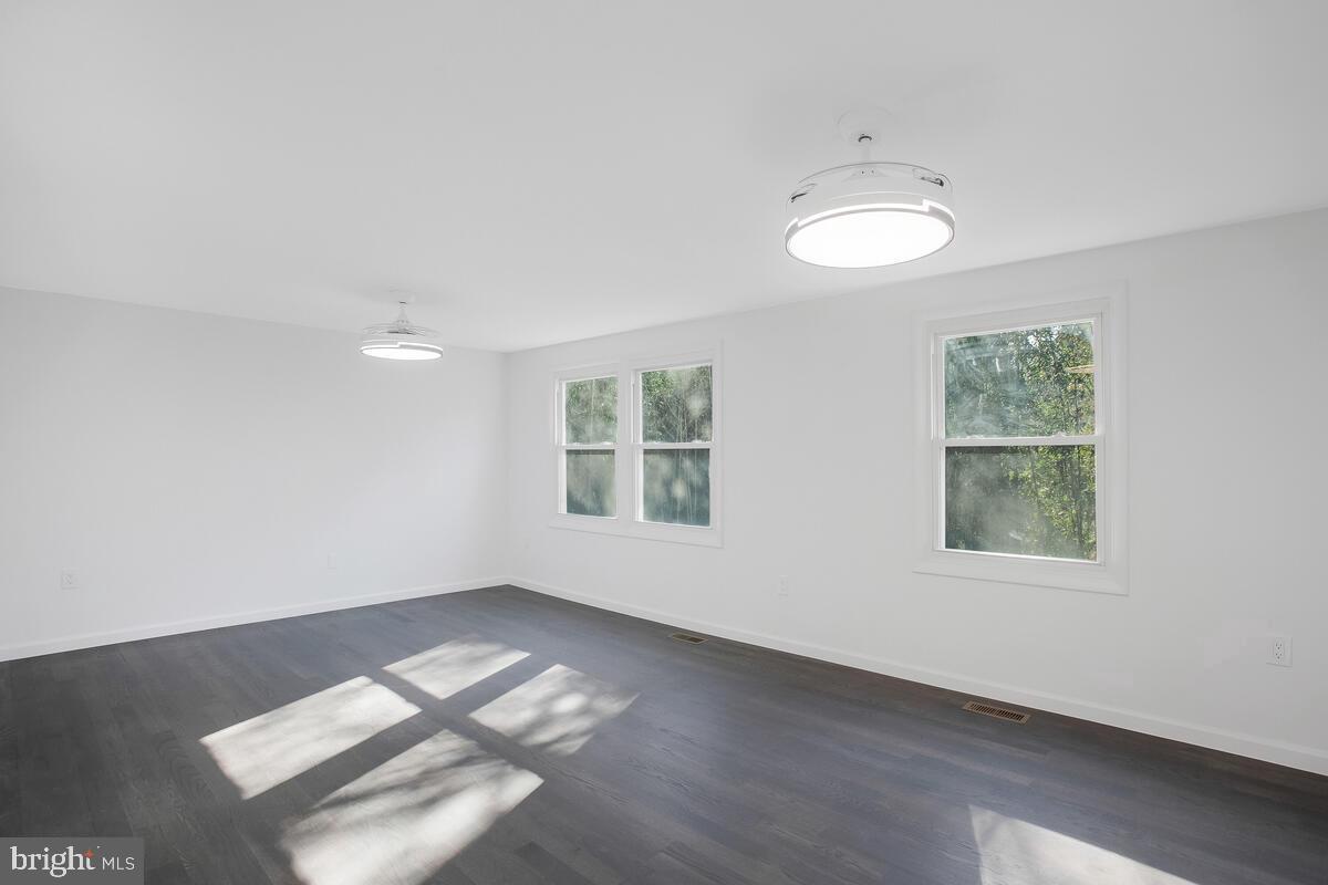 TANTALLON HILLS - Residential Lease