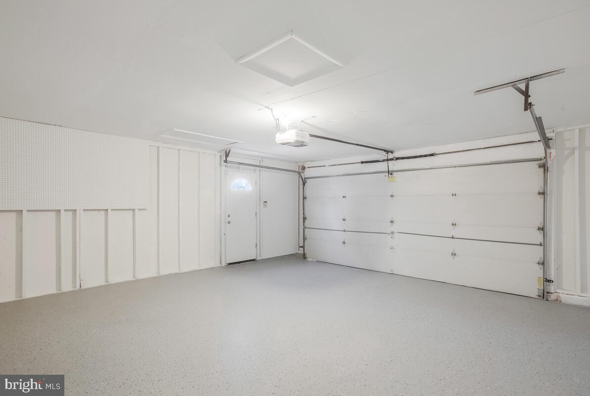 TANTALLON HILLS - Residential Lease