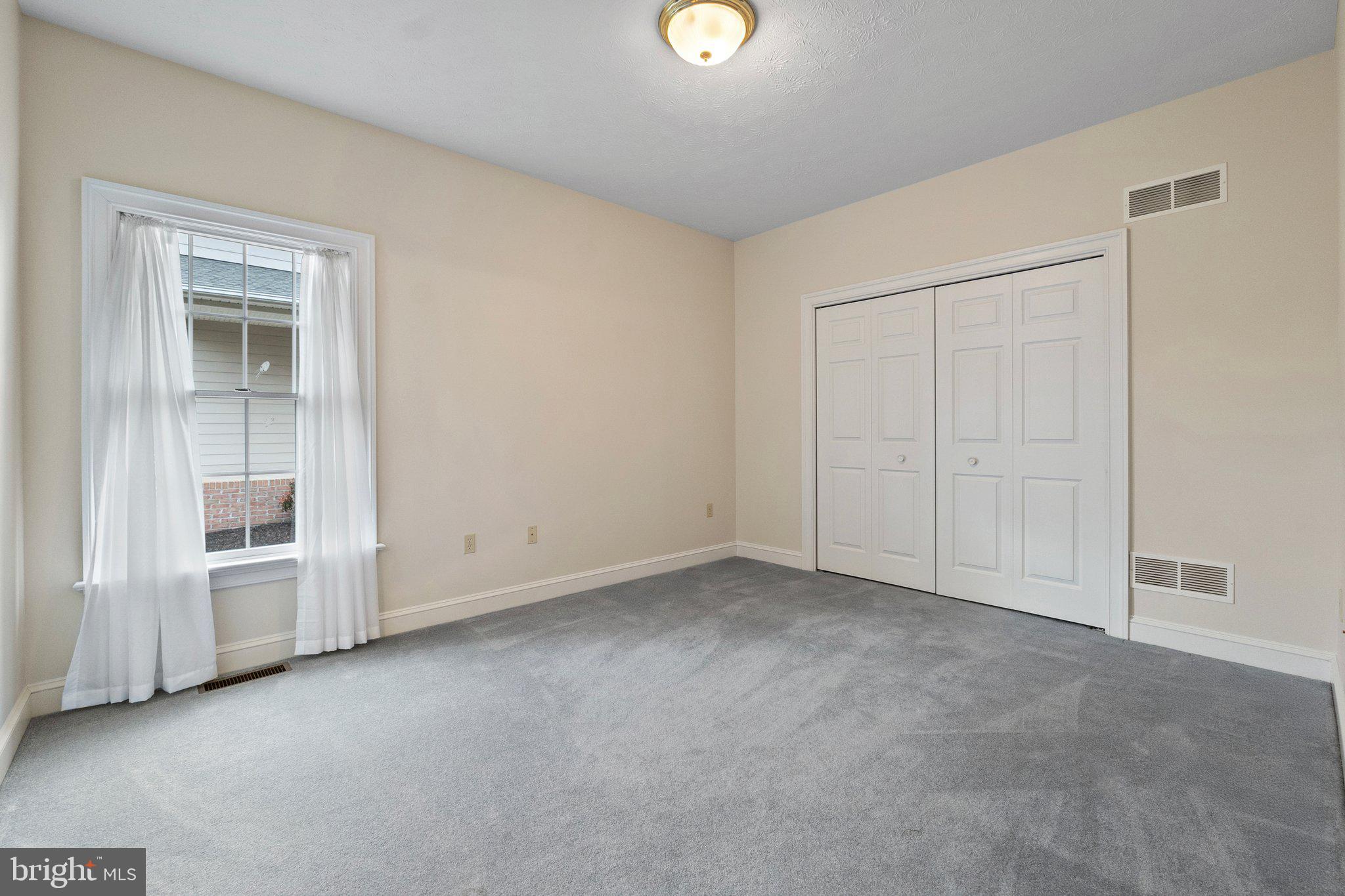 OAKDALE CROSSING - Residential