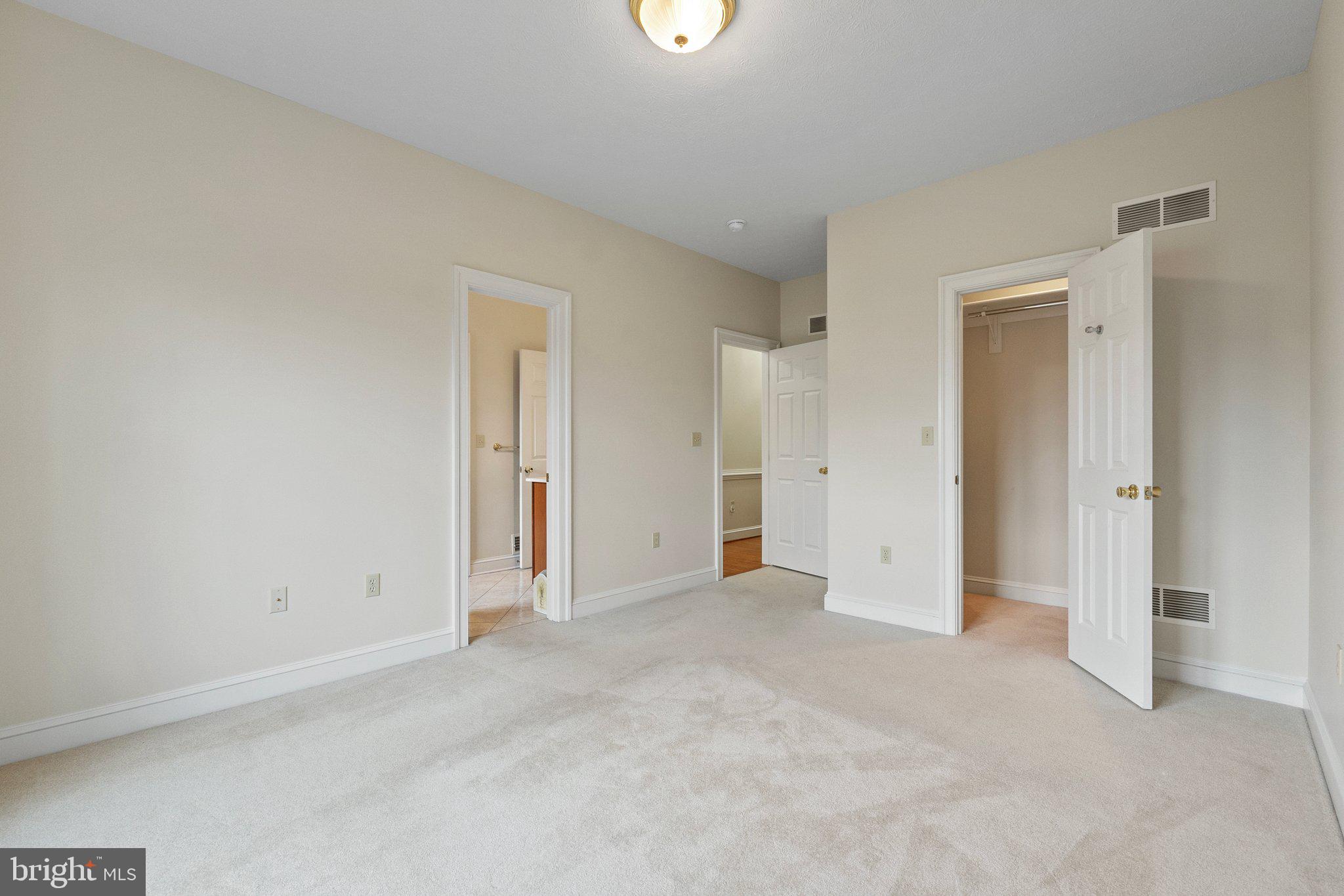 OAKDALE CROSSING - Residential